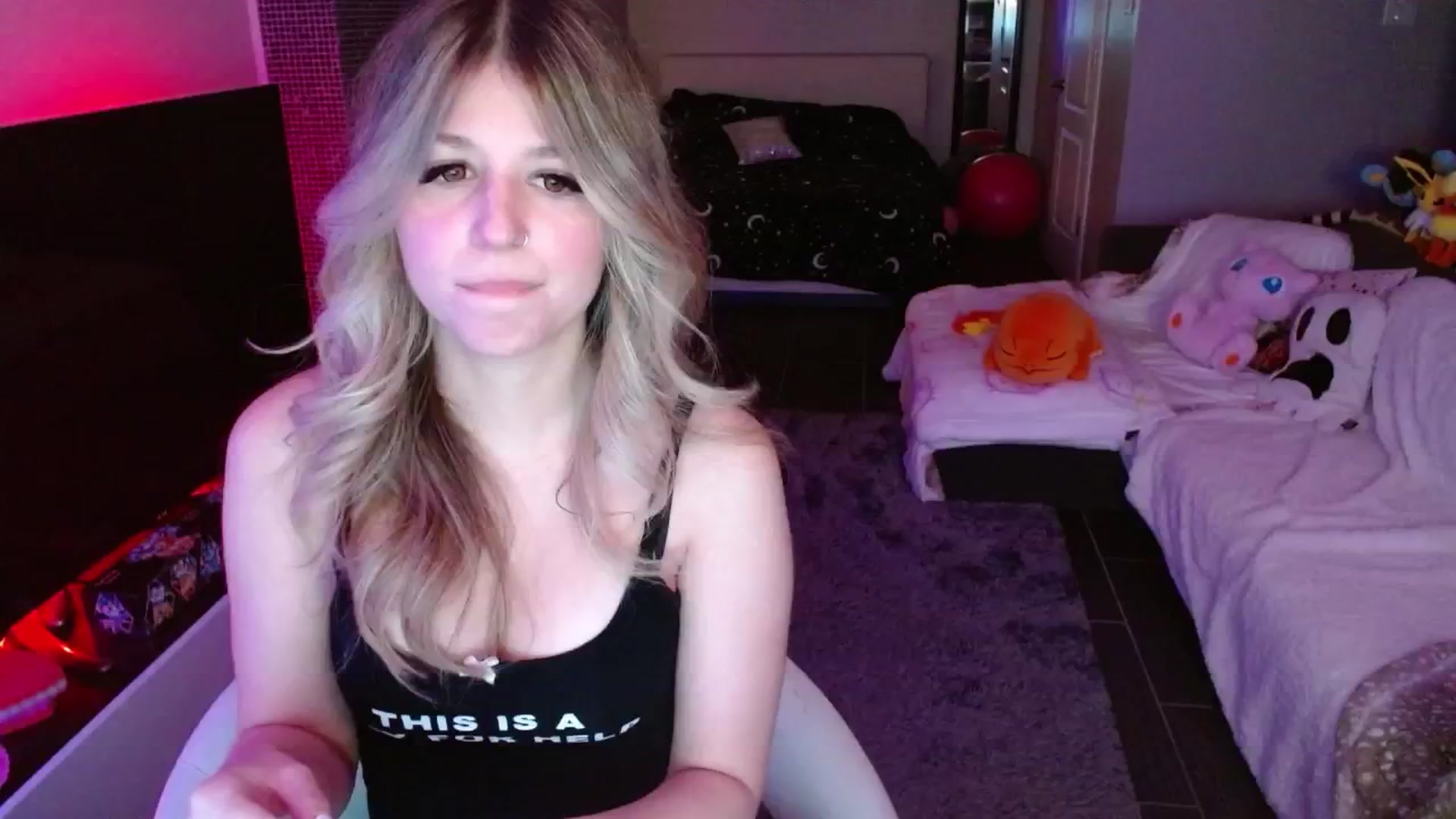 Gallery image thumbnail from Serafina's myfreecams stream on, 02/18/2025, 03:19 image 4 of 20