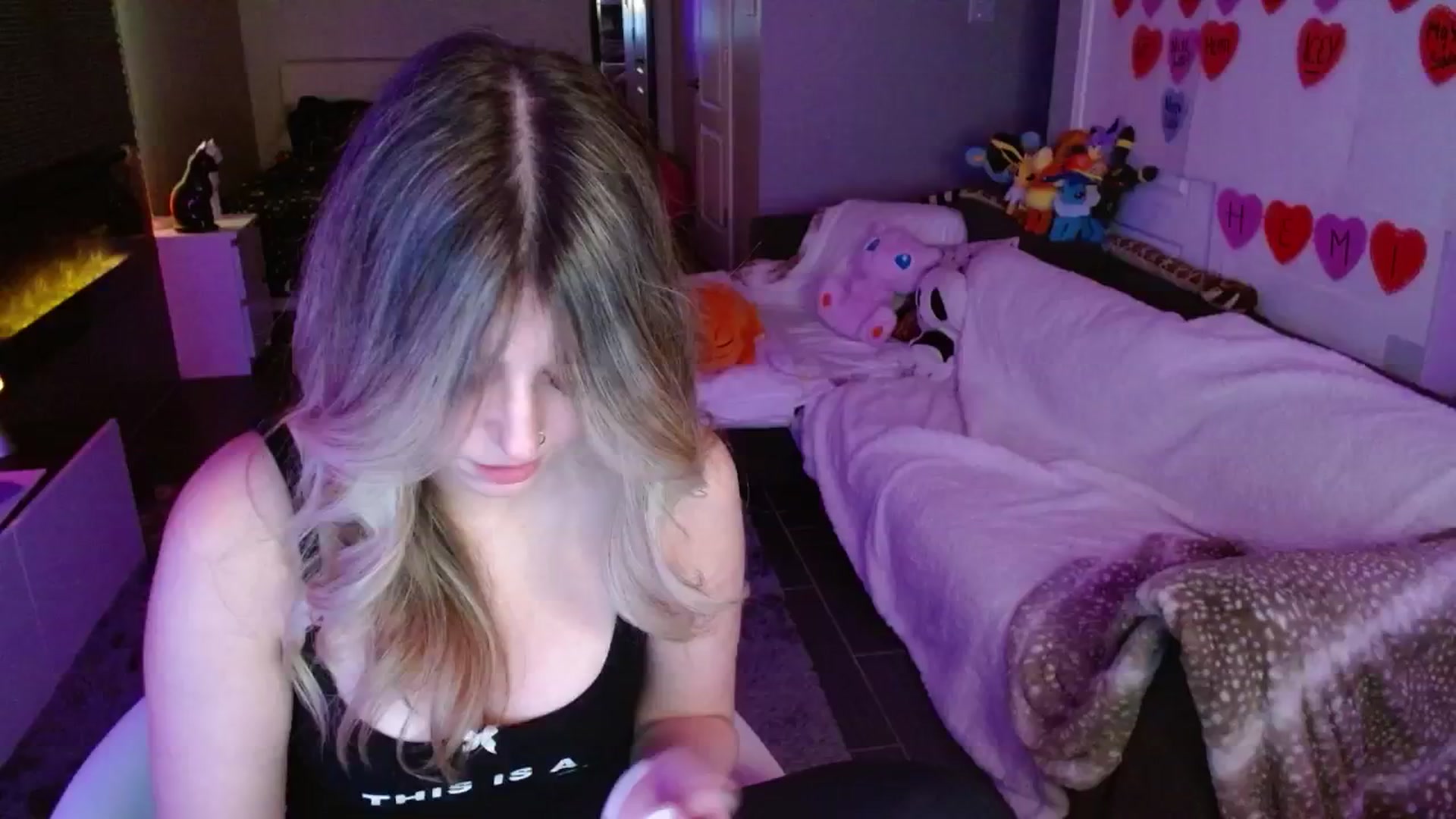 Gallery image thumbnail from Serafina's myfreecams stream on, 02/18/2025, 03:19 image 10 of 20