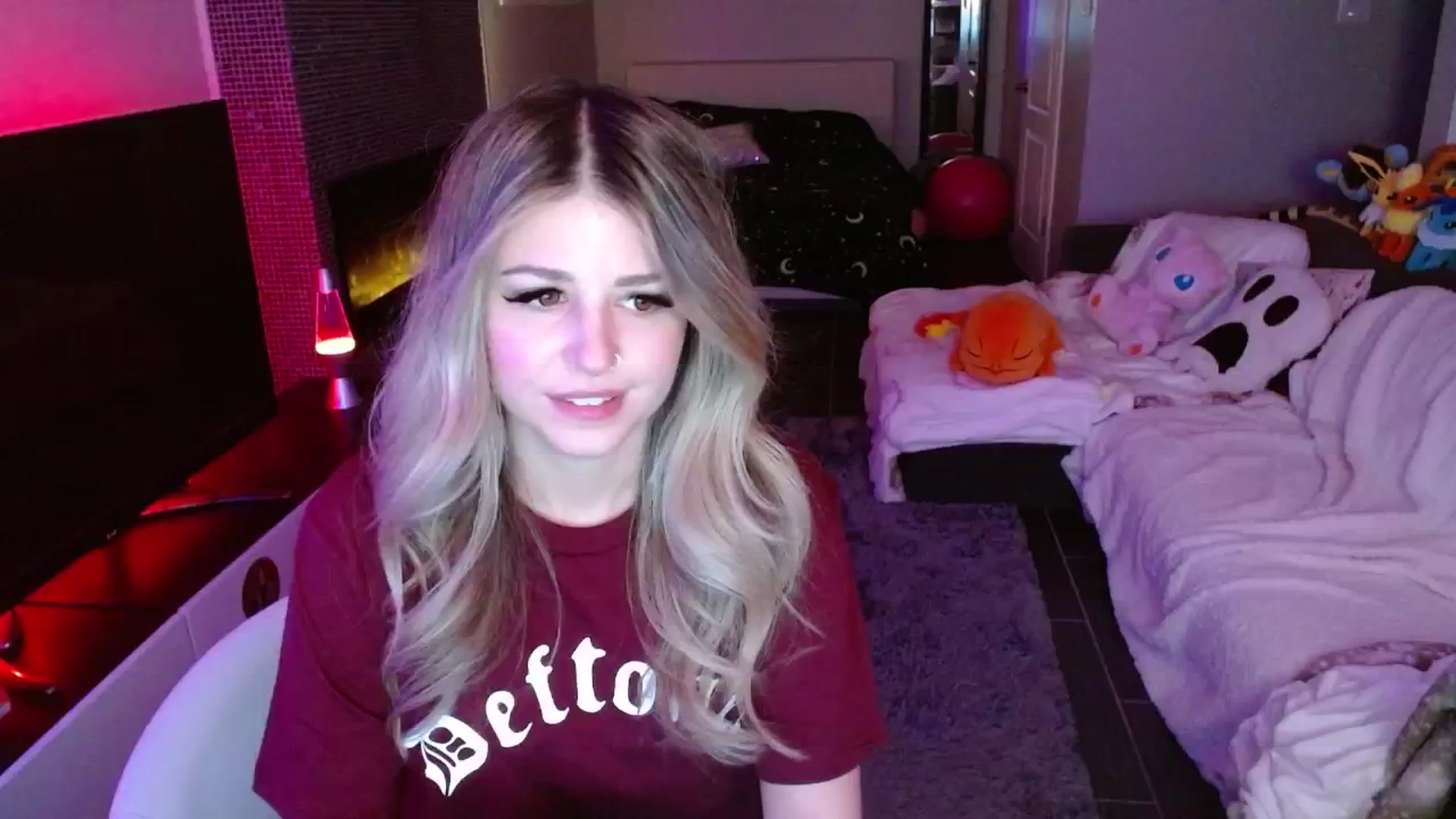 Gallery image thumbnail from Serafina's myfreecams stream on, 02/19/2025, 03:17 image 13 of 20