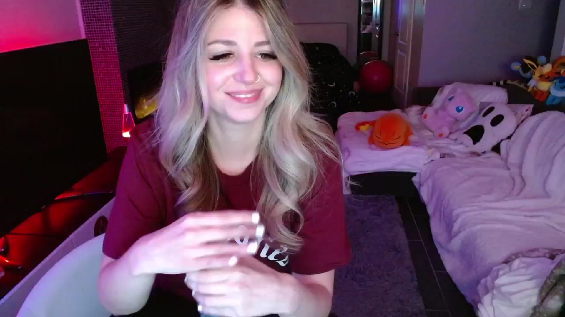 Gallery image thumbnail from Serafina's myfreecams stream on, 02/19/2025, 03:17 image 3 of 20