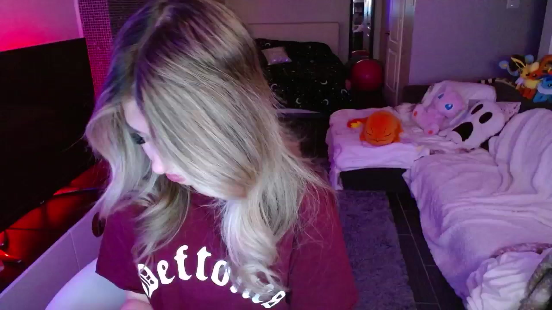 Gallery image thumbnail from Serafina's myfreecams stream on, 02/19/2025, 03:17 image 6 of 20