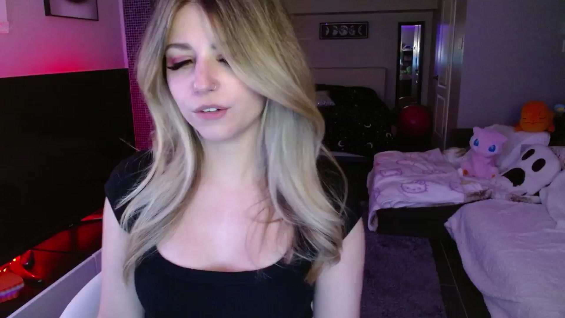 Gallery image thumbnail from Serafina's myfreecams stream on, 02/24/2025, 04:57 image 17 of 20