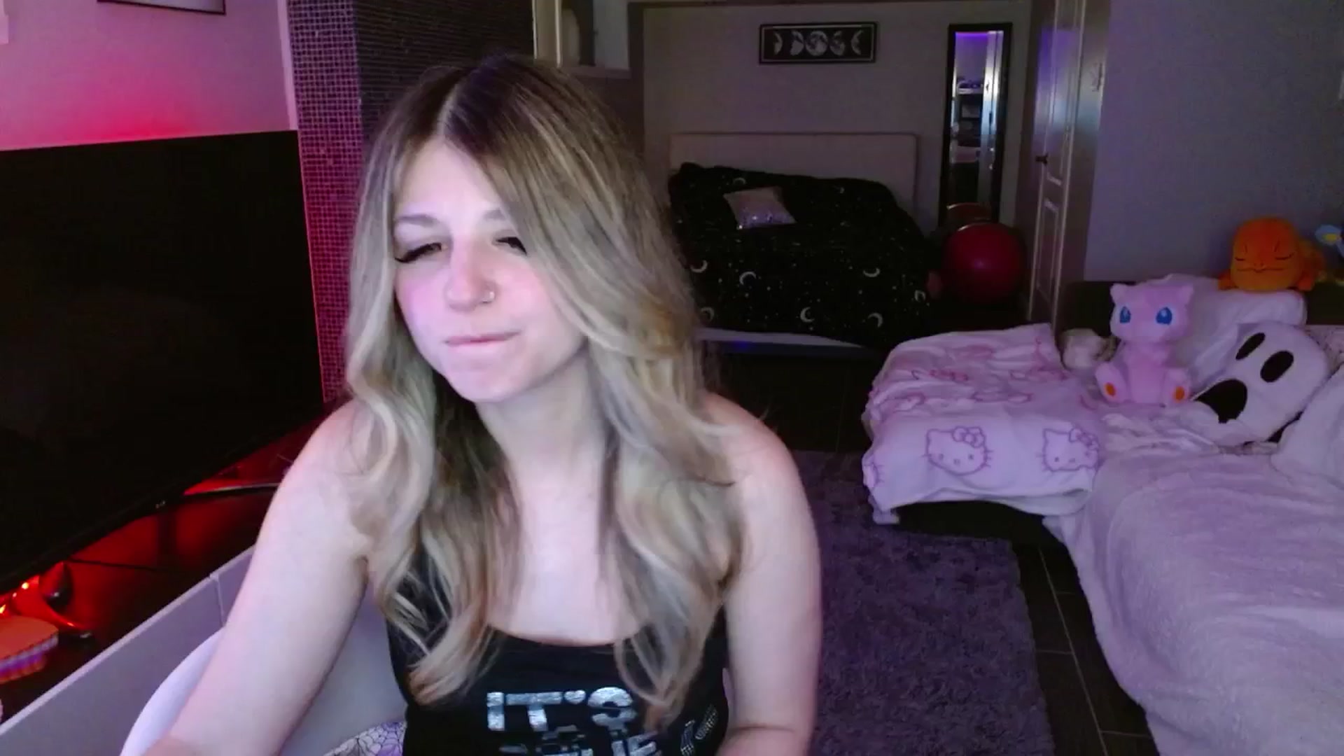 Gallery image thumbnail from Serafina's myfreecams stream on, 02/28/2025, 04:46 image 13 of 20