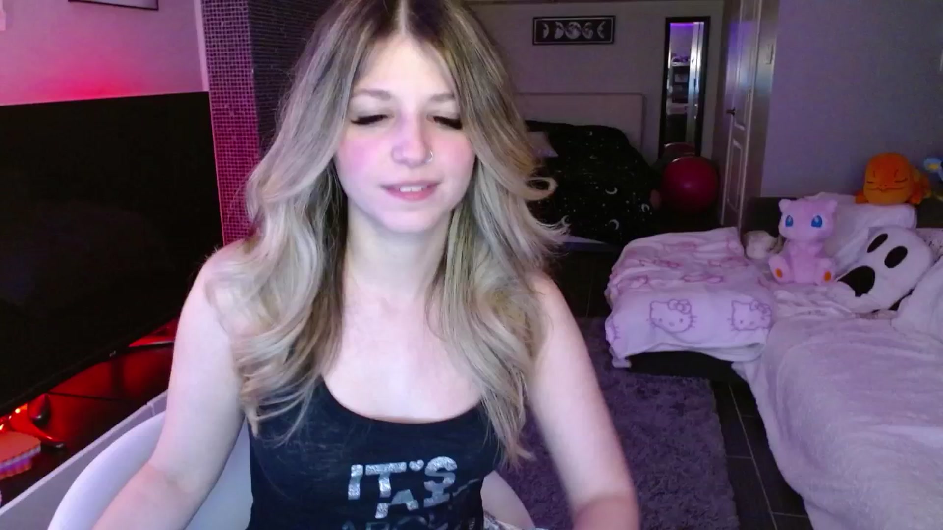 Gallery image thumbnail from Serafina's myfreecams stream on, 02/28/2025, 04:46 image 6 of 20