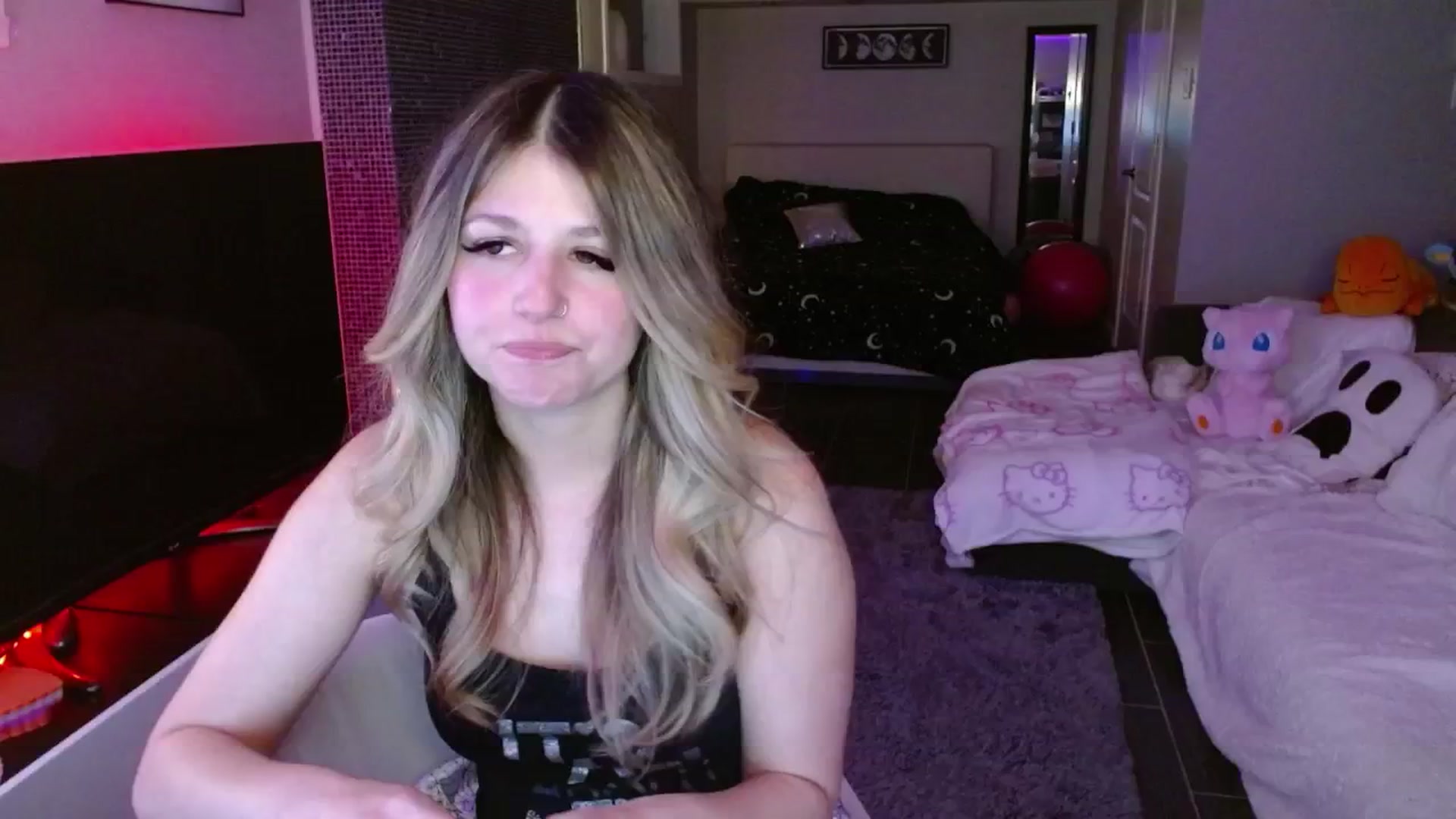 Gallery image thumbnail from Serafina's myfreecams stream on, 02/28/2025, 04:46 image 15 of 20