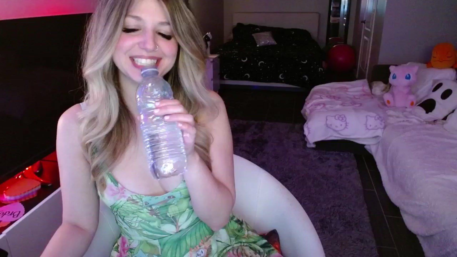 Gallery image thumbnail from Serafina's myfreecams stream on, 02/28/2025, 04:46 image 19 of 20