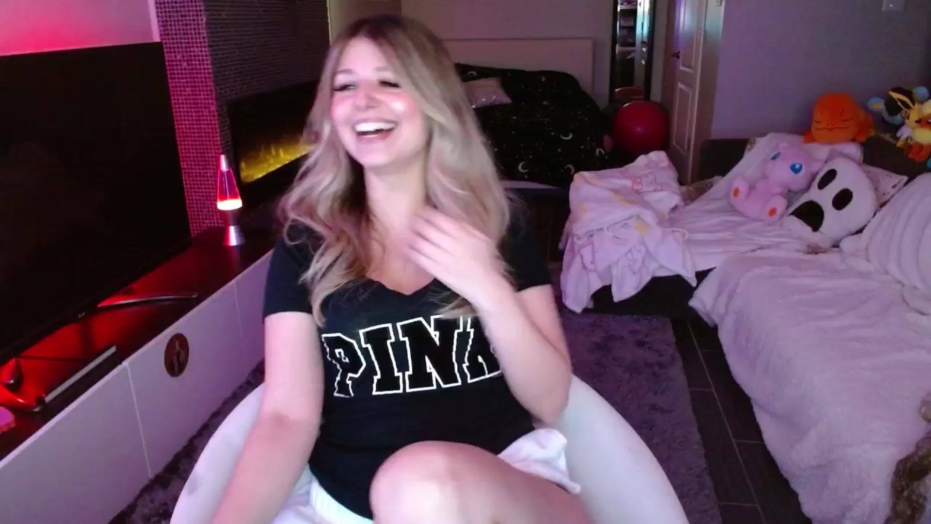 Gallery image thumbnail from Serafina's myfreecams stream on, 03/03/2025, 05:37 image 3 of 20