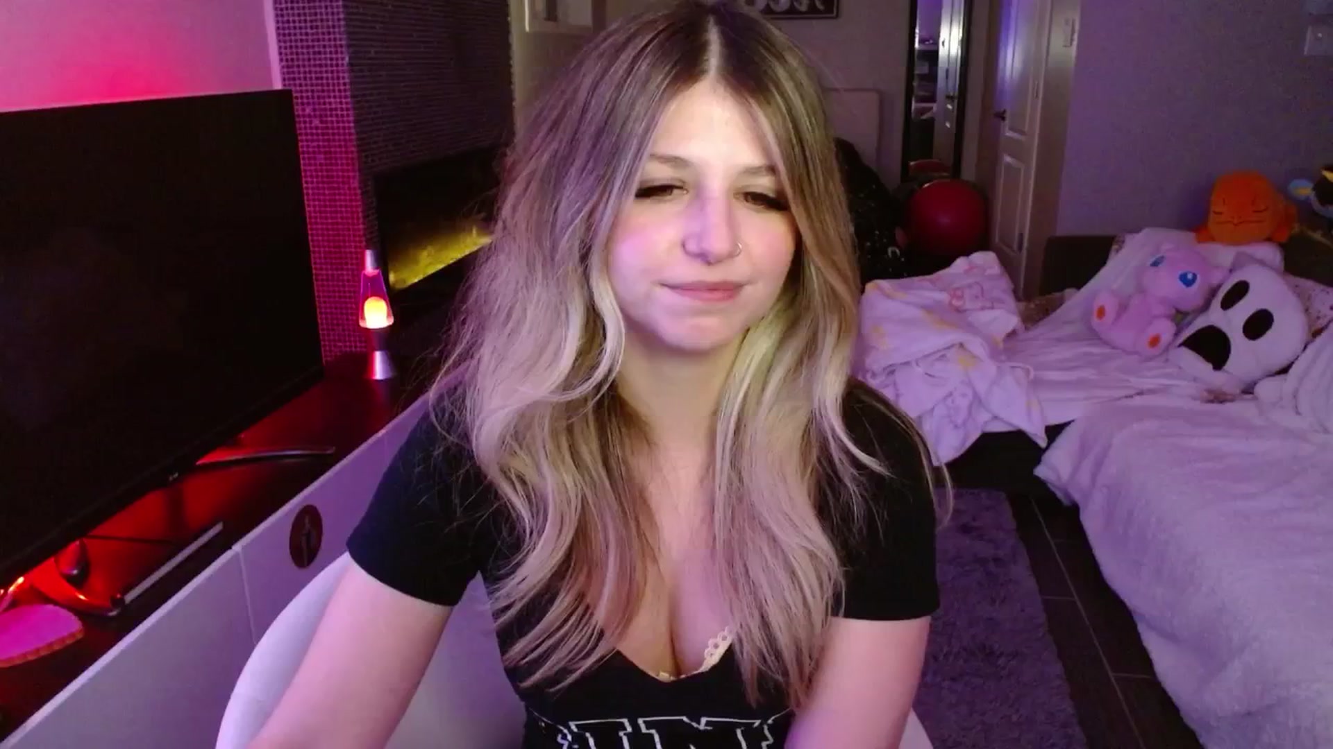 Gallery image thumbnail from Serafina's myfreecams stream on, 03/03/2025, 05:37 image 19 of 20