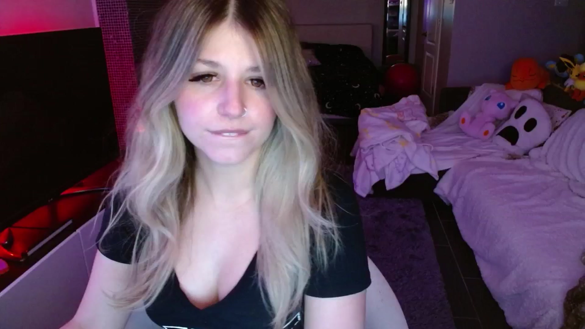 Gallery image thumbnail from Serafina's myfreecams stream on, 03/03/2025, 05:37 image 15 of 20