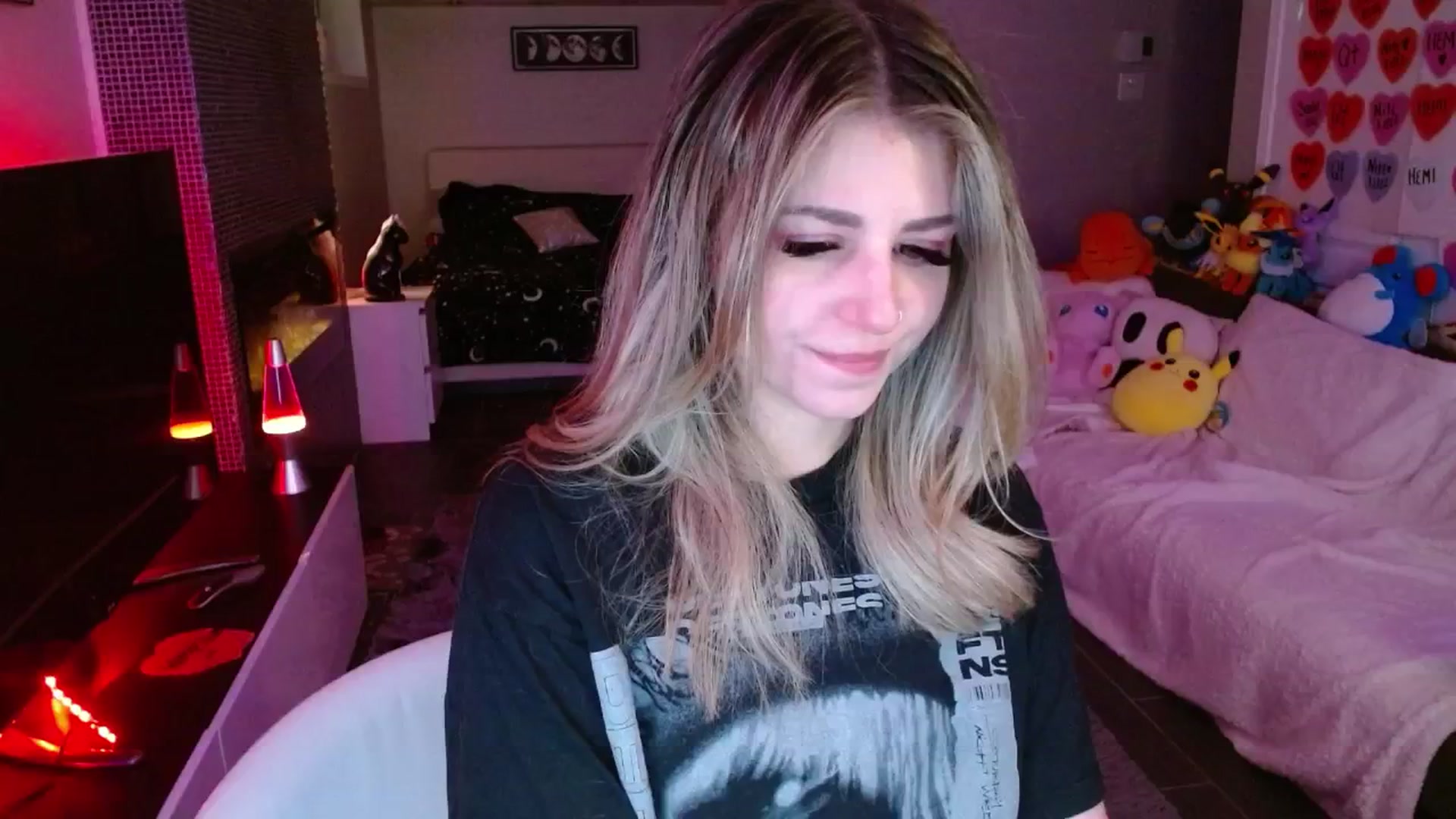 Gallery image thumbnail from Serafina's myfreecams stream on, 03/10/2025, 02:46 image 16 of 20