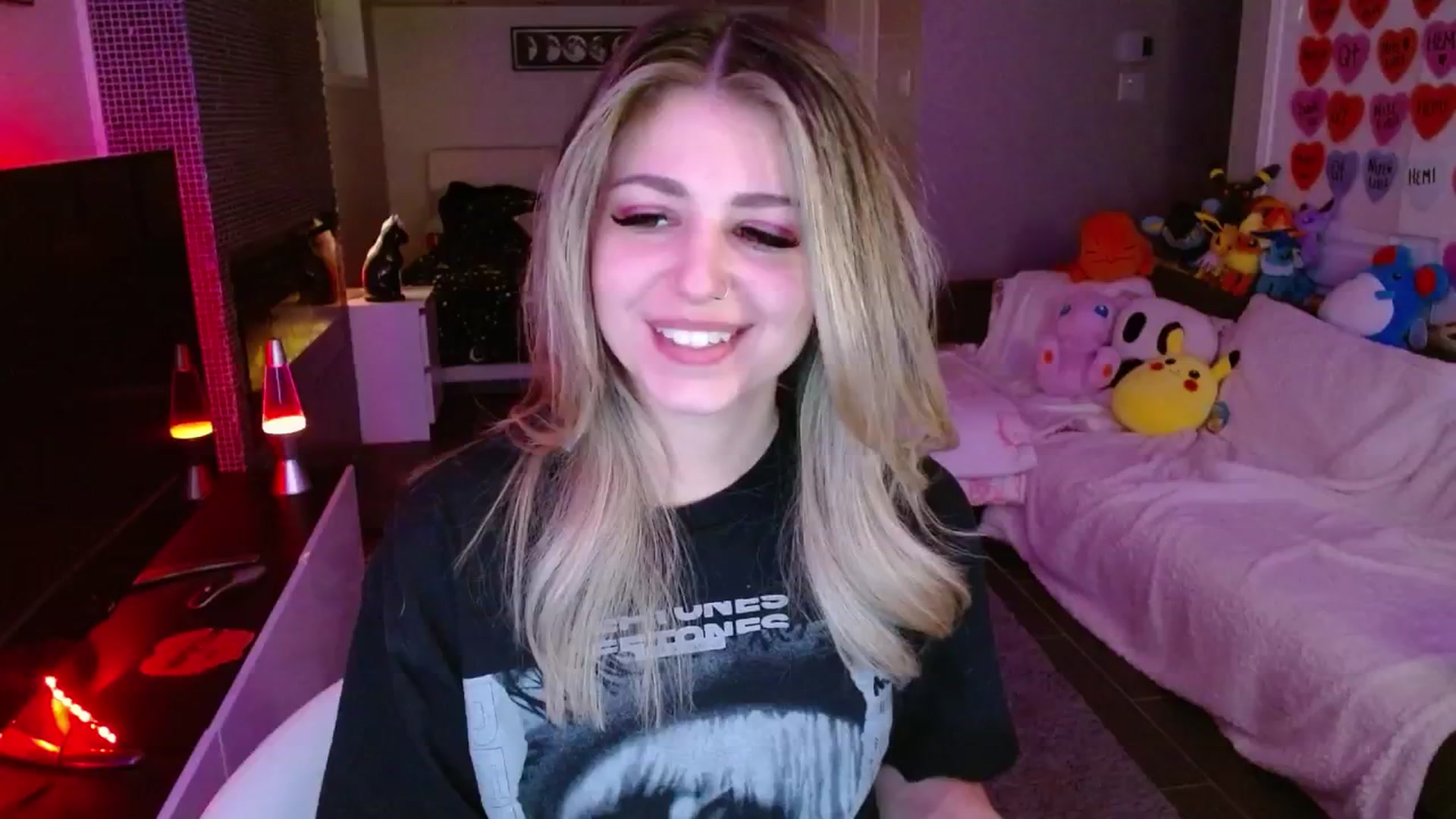 Gallery image thumbnail from Serafina's myfreecams stream on, 03/10/2025, 02:46 image 4 of 20