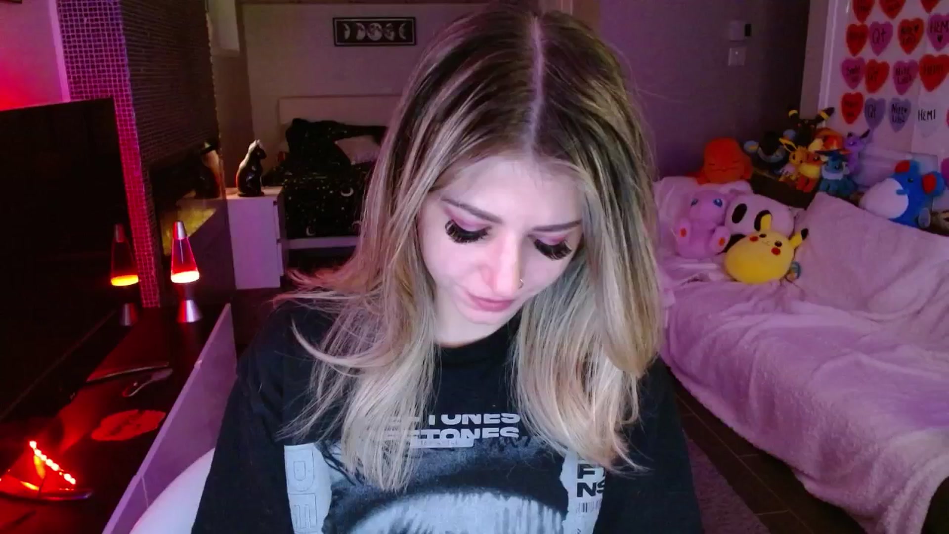Gallery image thumbnail from Serafina's myfreecams stream on, 03/10/2025, 02:46 image 6 of 20