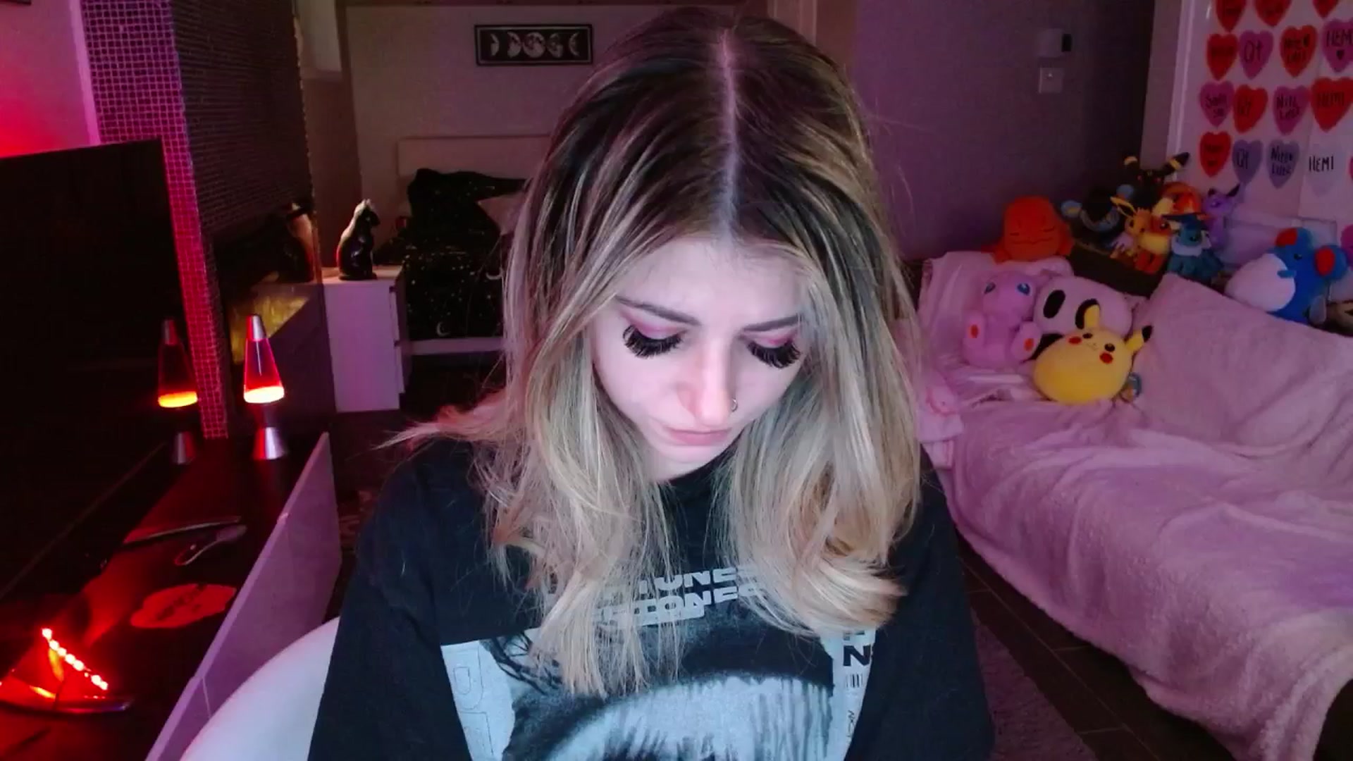 Gallery image thumbnail from Serafina's myfreecams stream on, 03/10/2025, 02:46 image 13 of 20