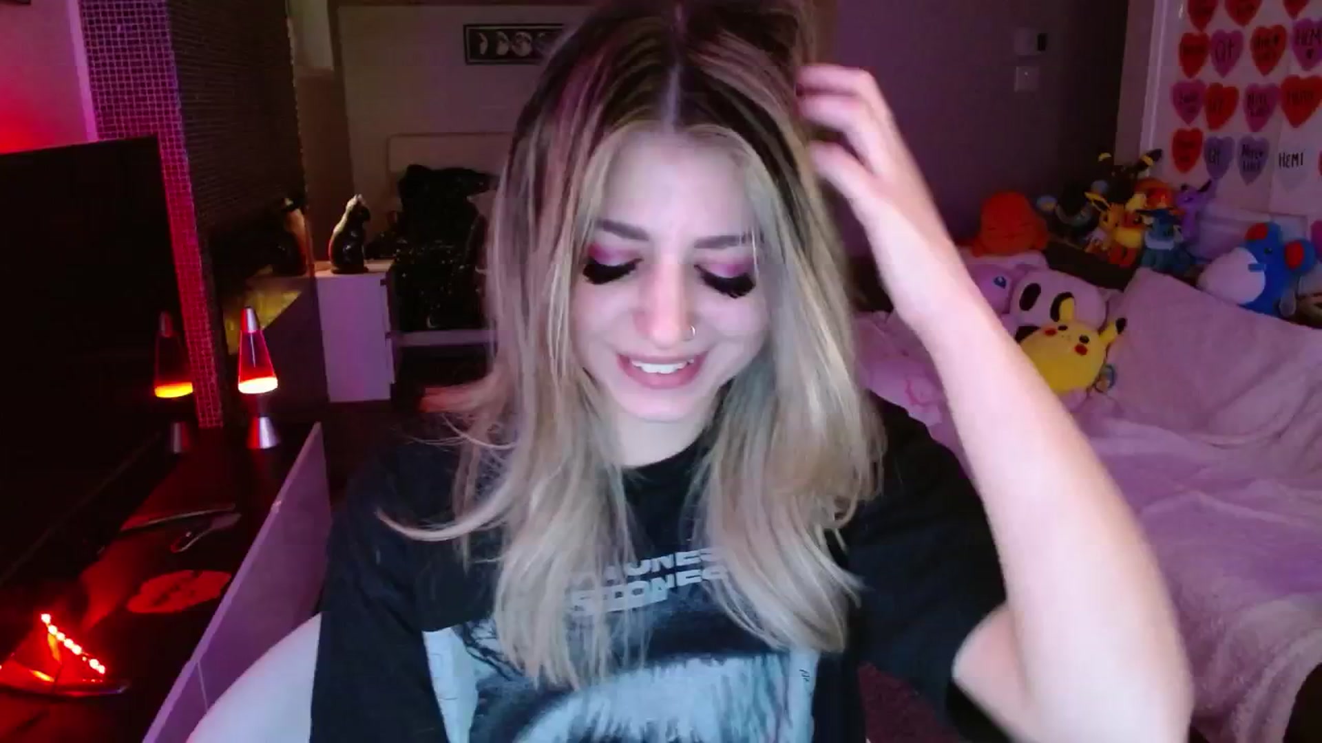 Gallery image thumbnail from Serafina's myfreecams stream on, 03/10/2025, 02:46 image 10 of 20