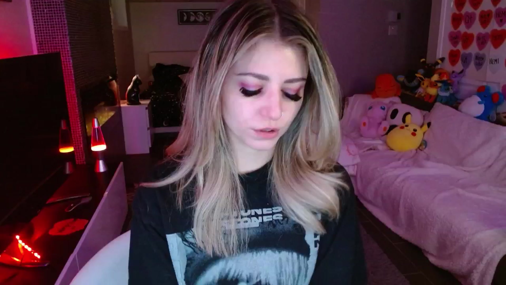 Gallery image thumbnail from Serafina's myfreecams stream on, 03/10/2025, 02:46 image 9 of 20