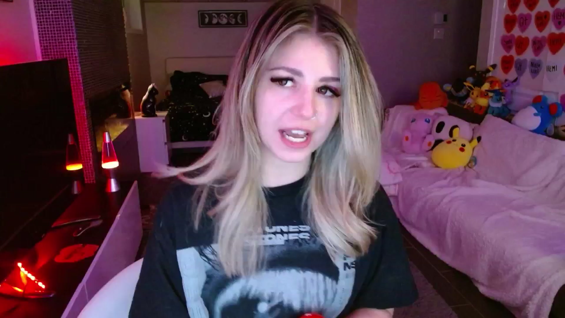 Gallery image thumbnail from Serafina's myfreecams stream on, 03/10/2025, 02:46 image 8 of 20