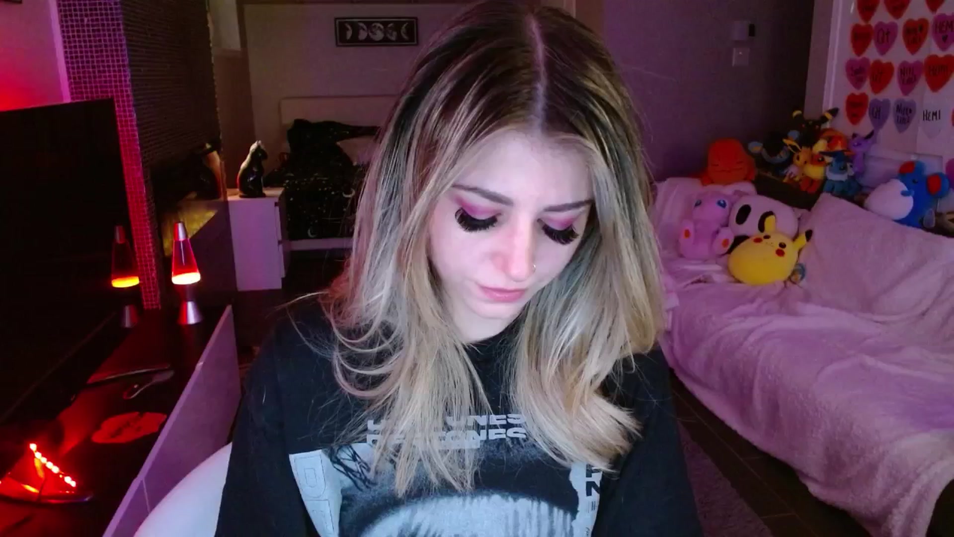 Gallery image thumbnail from Serafina's myfreecams stream on, 03/10/2025, 02:46 image 18 of 20