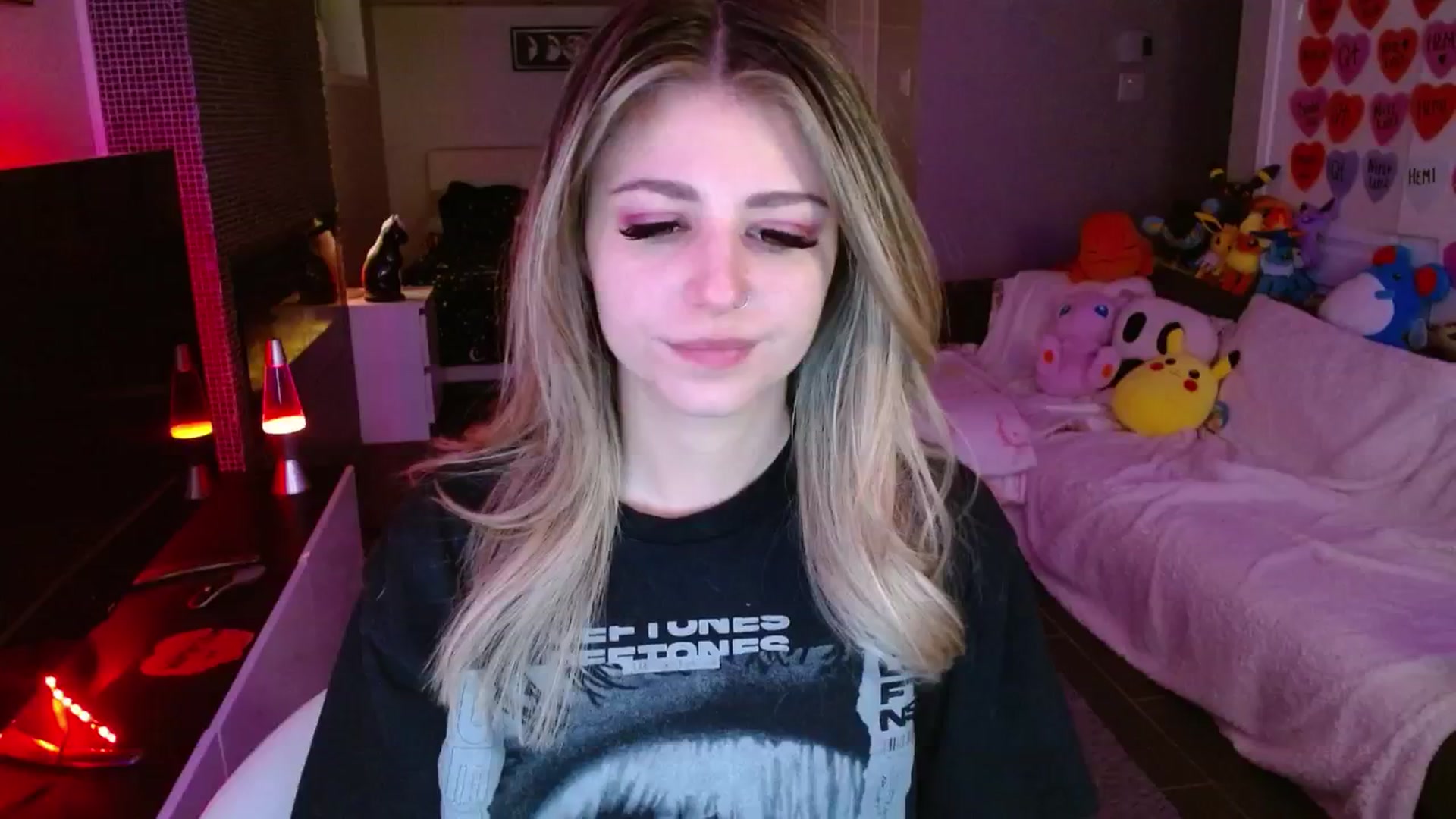 Gallery image thumbnail from Serafina's myfreecams stream on, 03/10/2025, 02:46 image 5 of 20