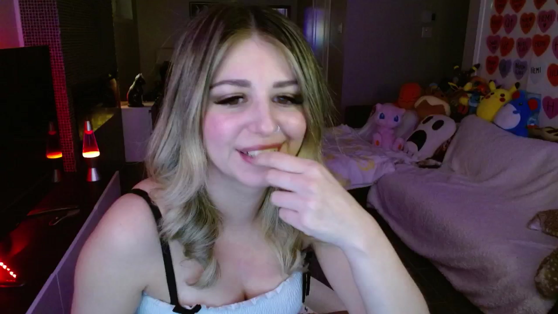 Gallery image thumbnail from Serafina's myfreecams stream on, 03/14/2025, 04:31 image 6 of 20