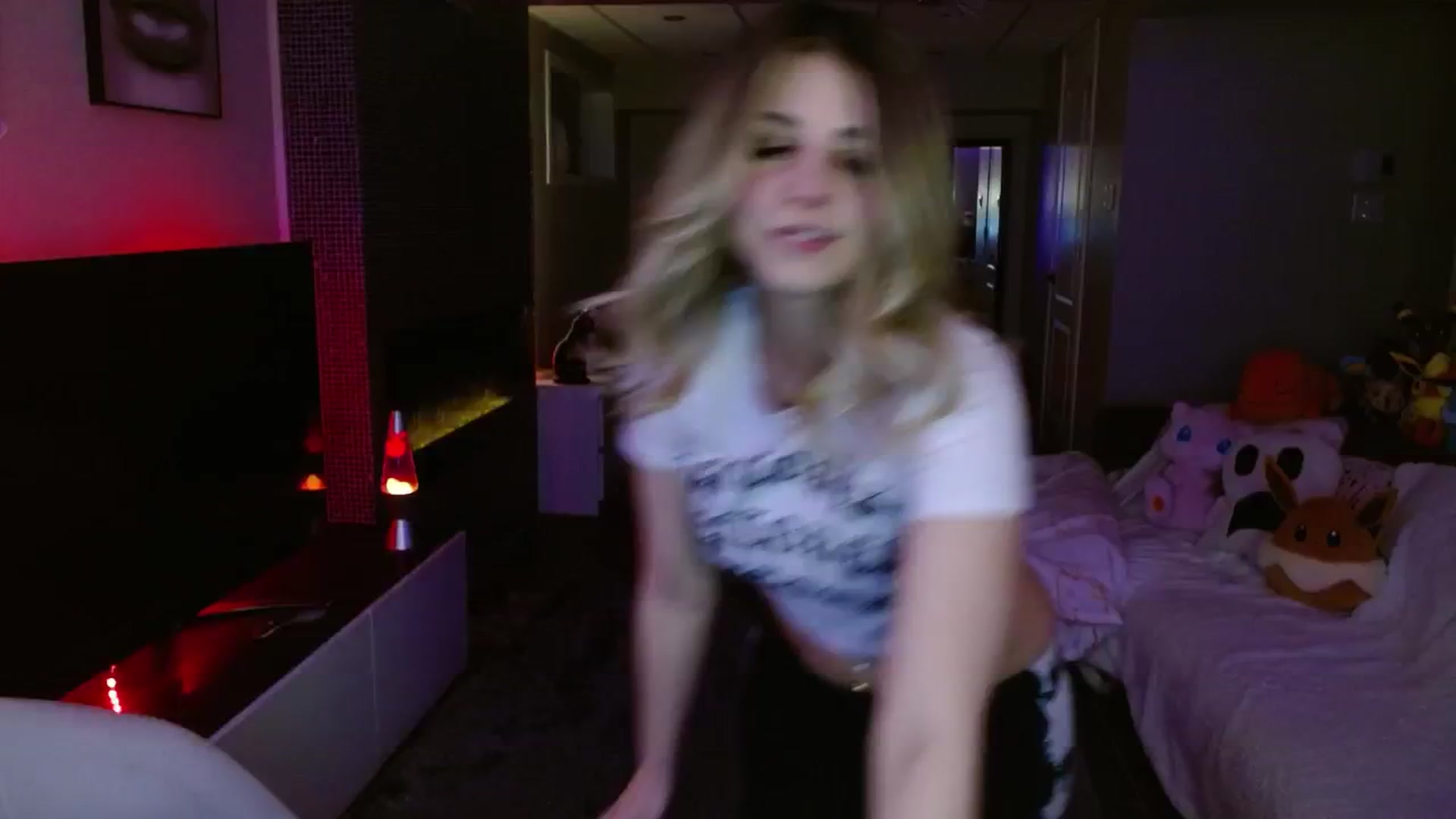 Gallery image thumbnail from Serafina's myfreecams stream on, 03/22/2025, 03:42 image 12 of 20