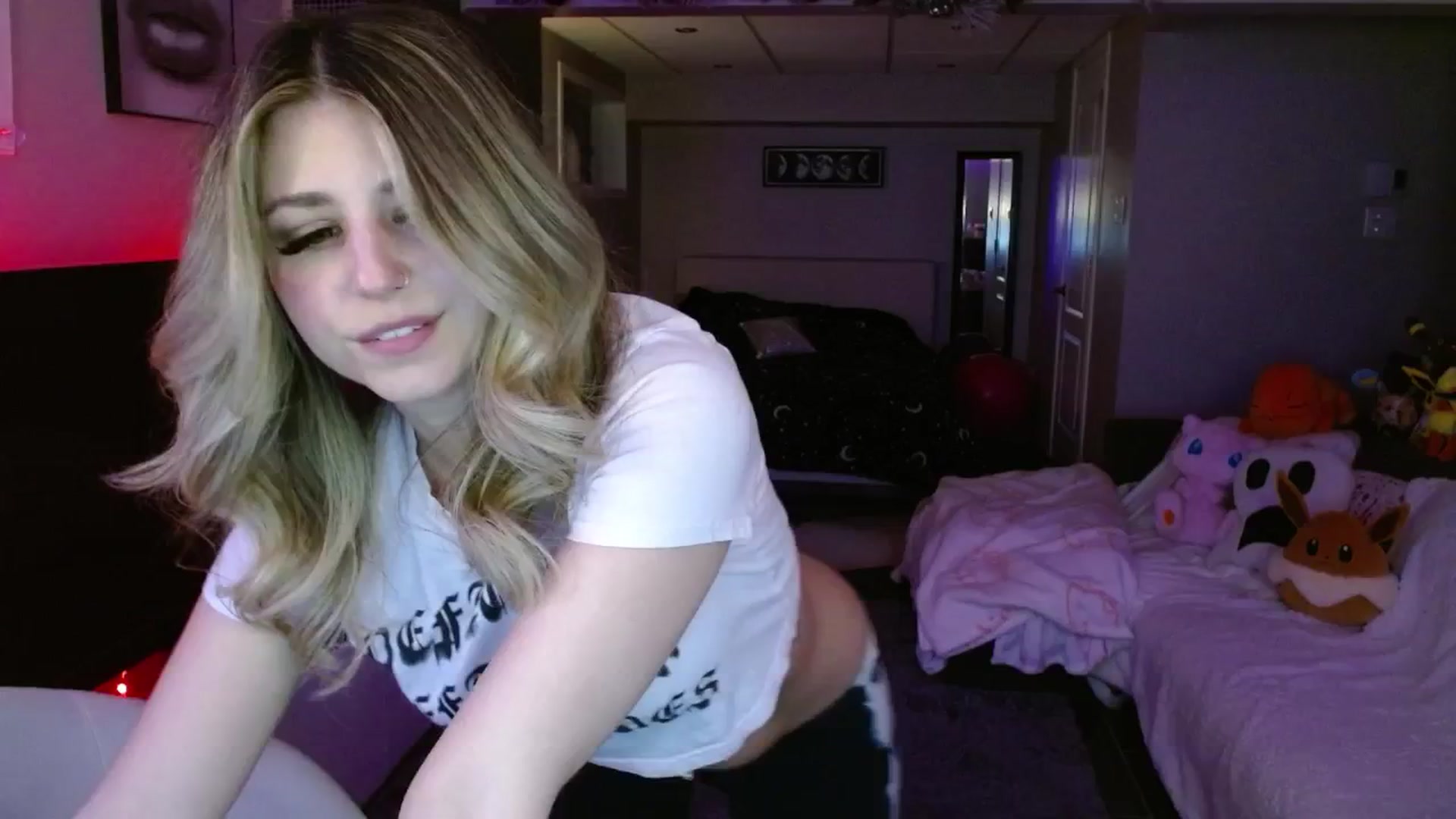 Gallery image thumbnail from Serafina's myfreecams stream on, 03/22/2025, 03:42 image 11 of 20