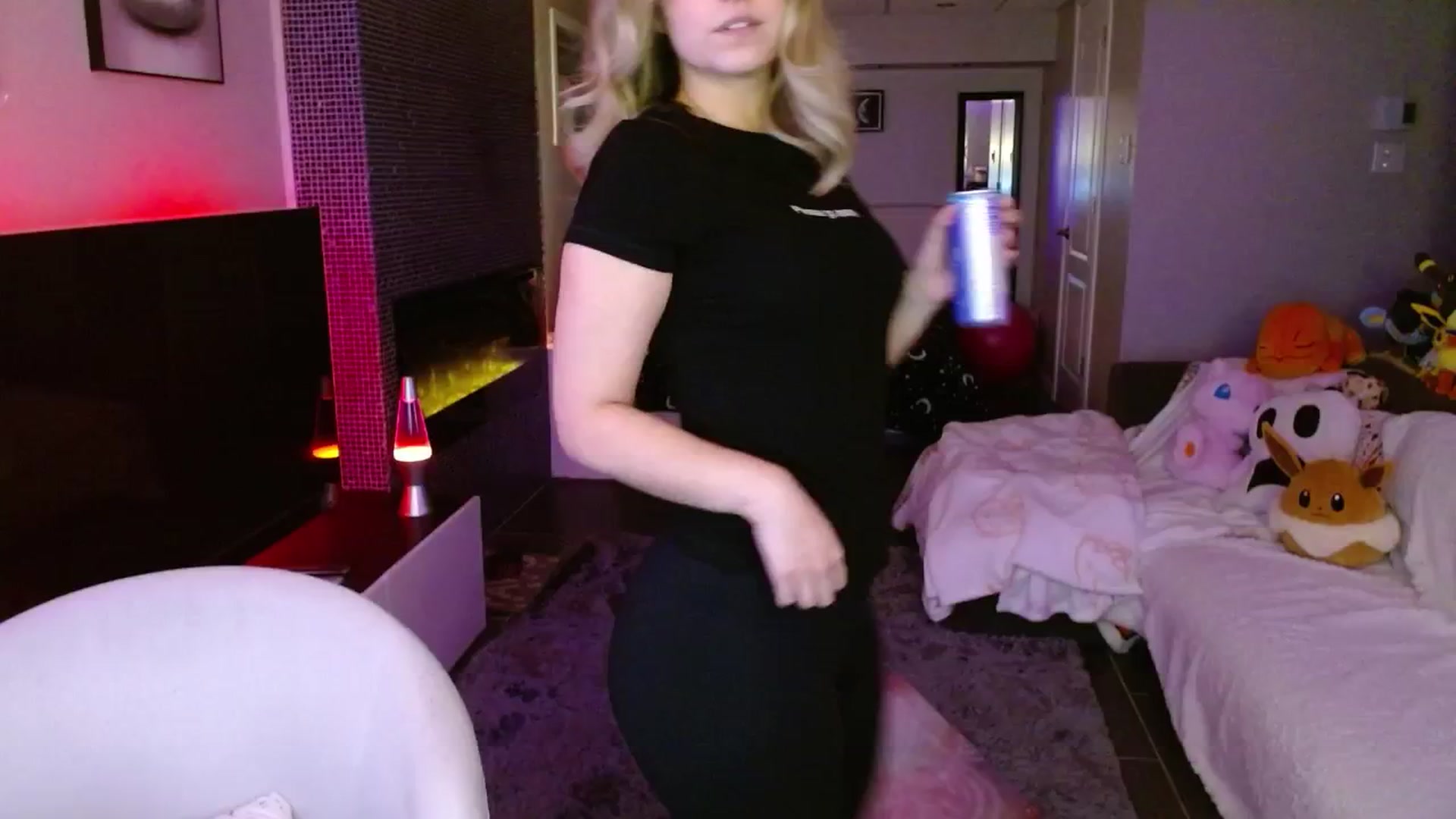 Gallery image thumbnail from Serafina's myfreecams stream on, 03/24/2025, 02:00 image 8 of 20