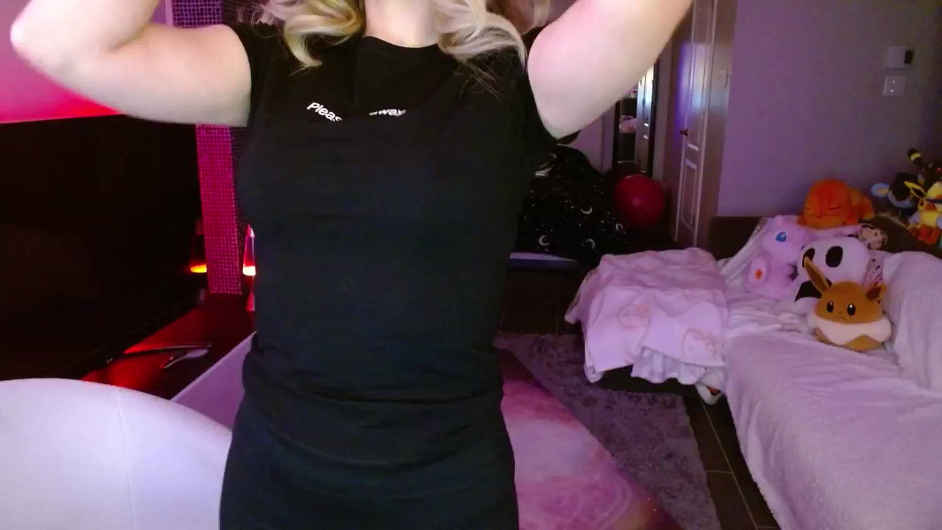 Gallery image thumbnail from Serafina's myfreecams stream on, 03/24/2025, 02:00 image 17 of 20