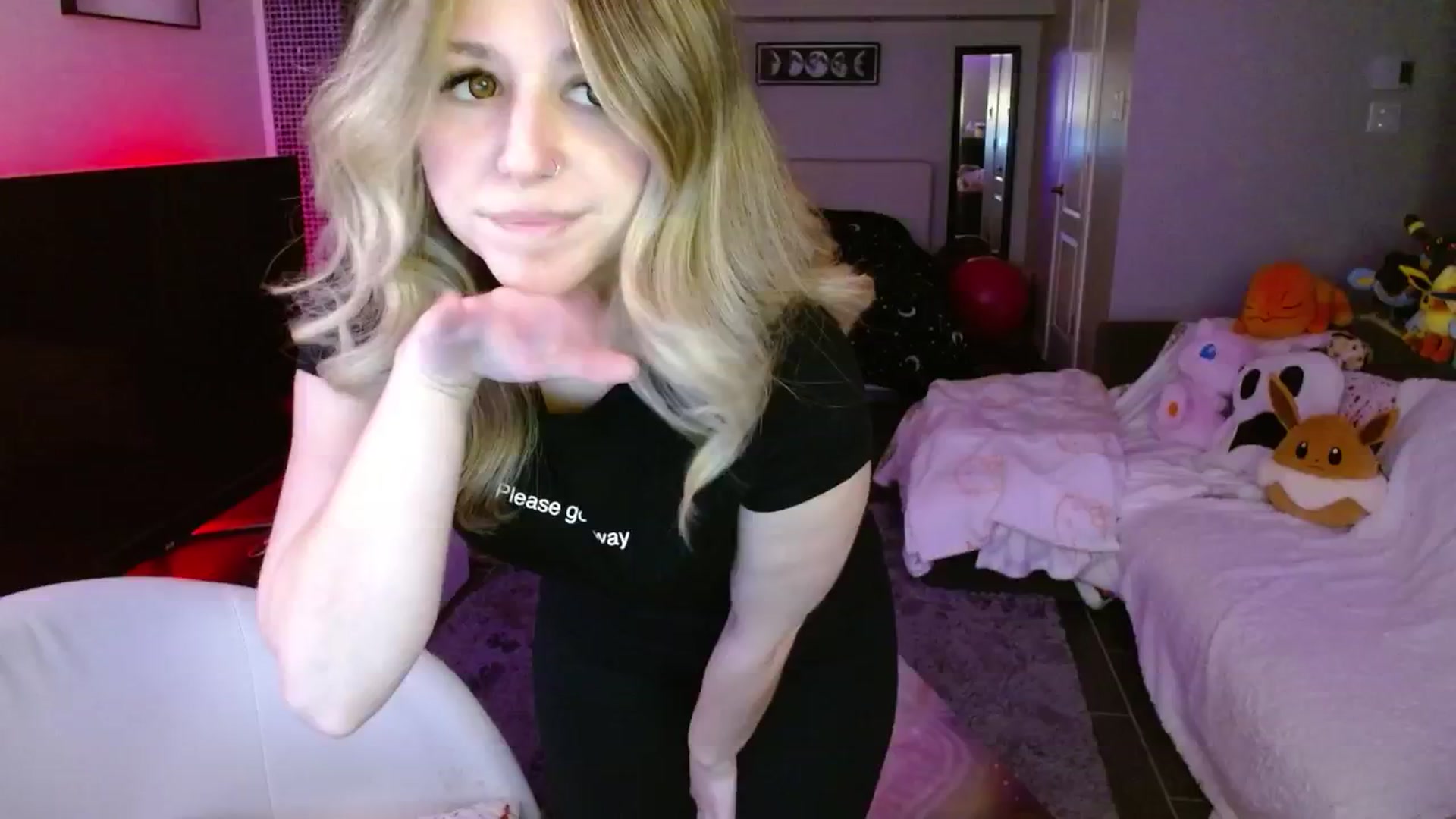 Gallery image thumbnail from Serafina's myfreecams stream on, 03/24/2025, 02:00 image 5 of 20