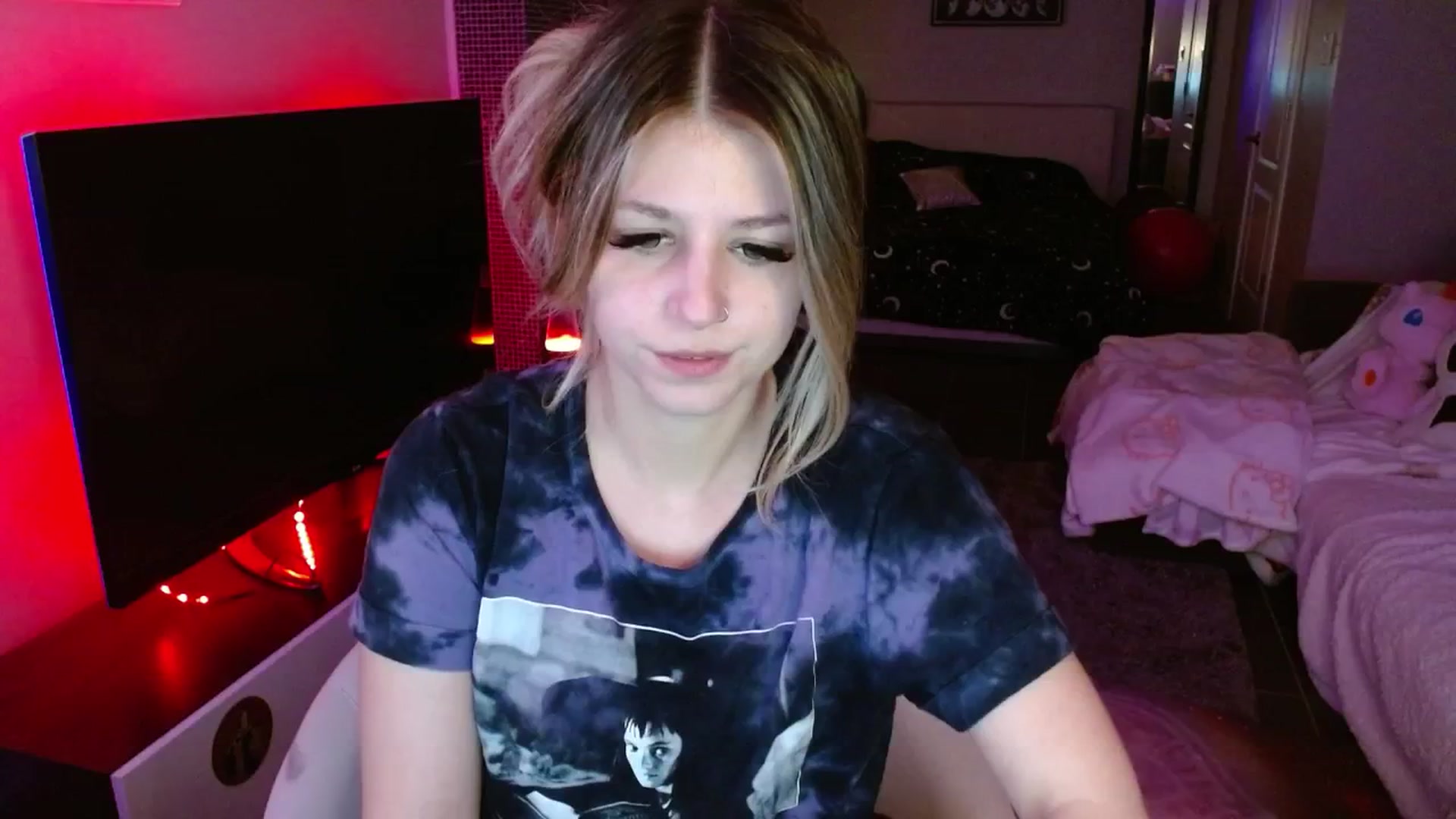 Gallery image thumbnail from Serafina's myfreecams stream on, 03/26/2025, 02:51 image 16 of 20