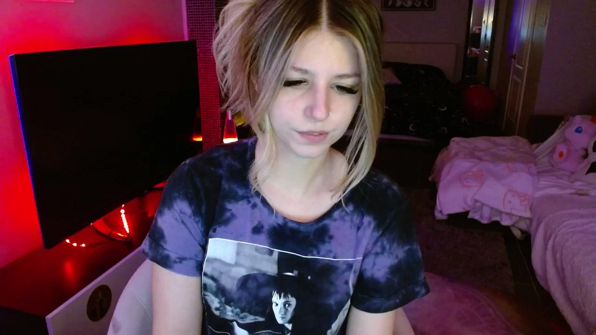 Gallery image thumbnail from Serafina's myfreecams stream on, 03/26/2025, 02:51 image 12 of 20