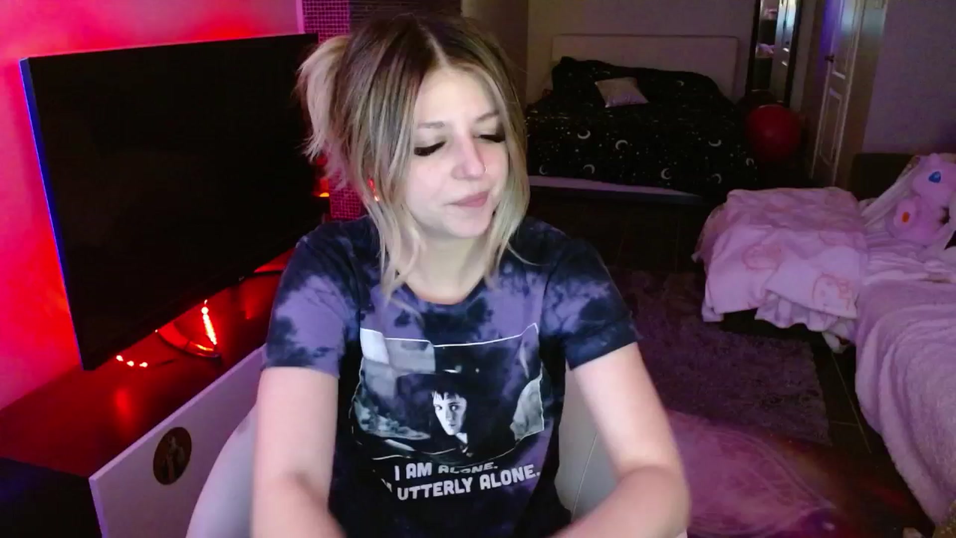 Gallery image thumbnail from Serafina's myfreecams stream on, 03/26/2025, 05:13 image 12 of 20