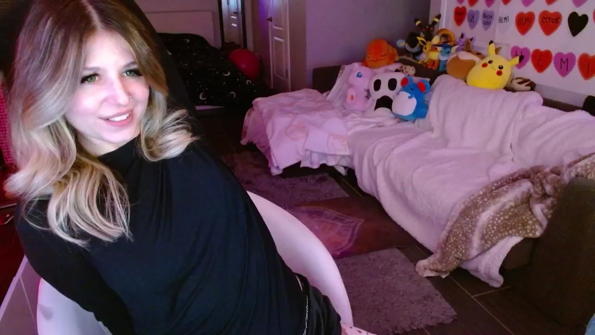 Gallery image thumbnail from Serafina's myfreecams stream on, 03/27/2025, 03:53 image 10 of 20