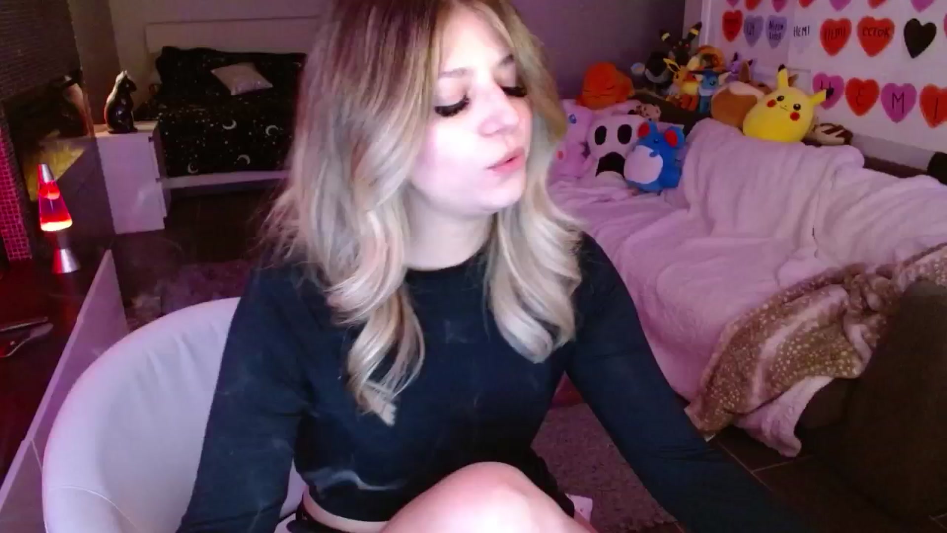 Gallery image thumbnail from Serafina's myfreecams stream on, 03/27/2025, 03:53 image 4 of 20