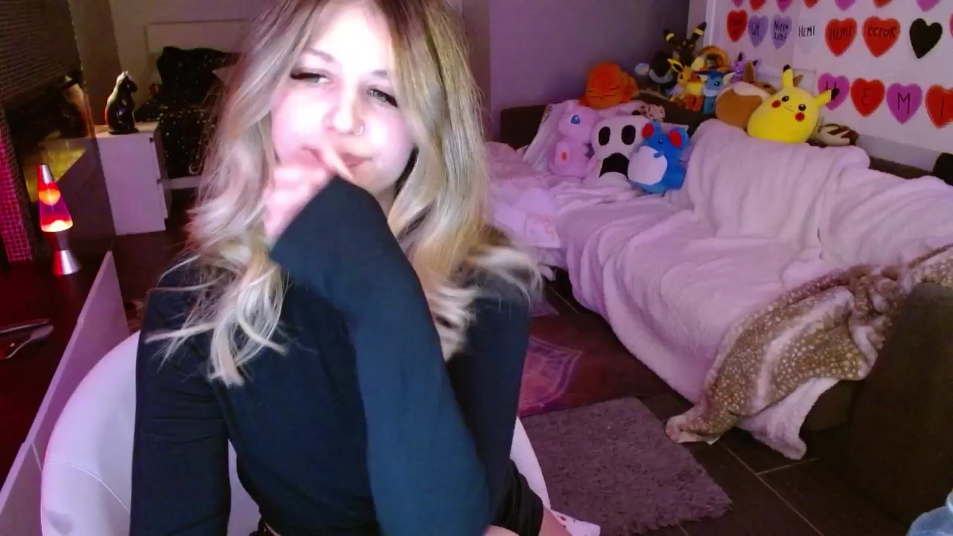 Gallery image thumbnail from Serafina's myfreecams stream on, 03/27/2025, 03:53 image 8 of 20
