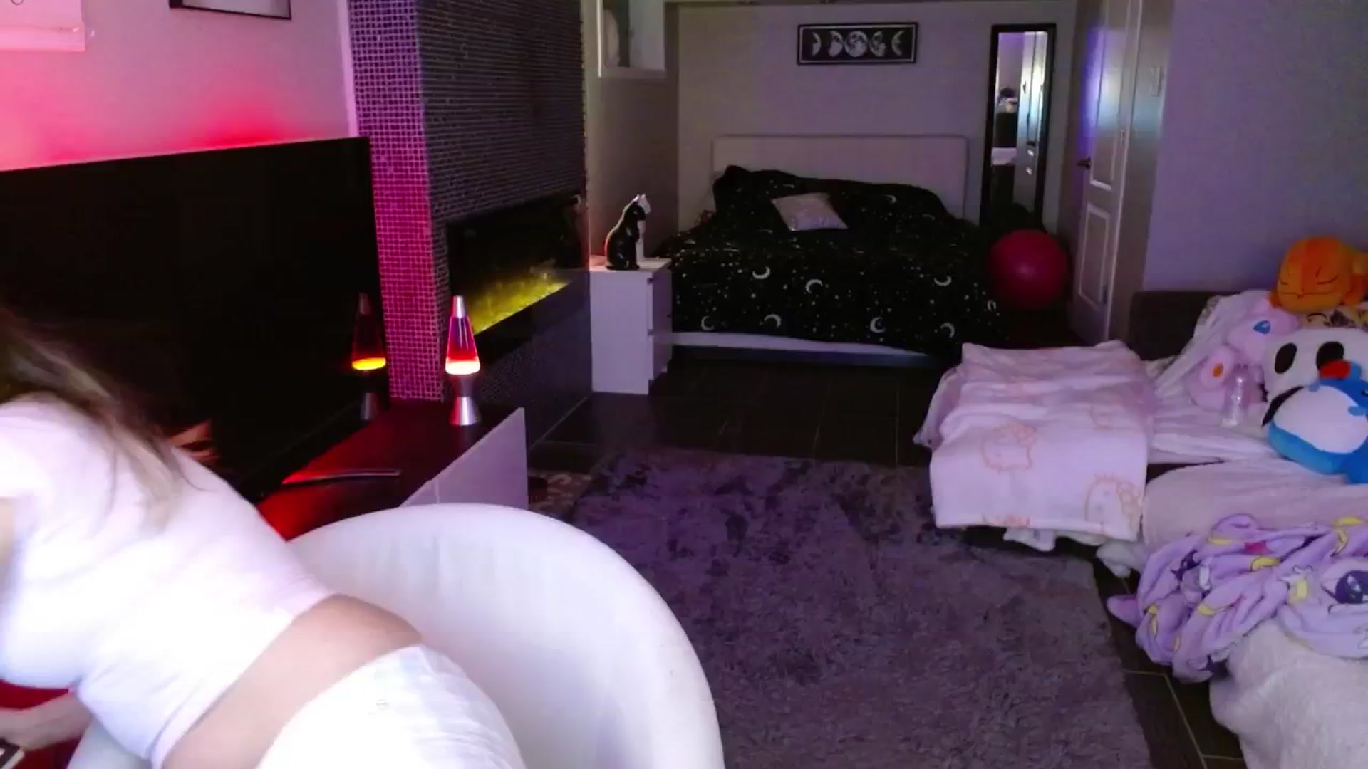 Gallery image thumbnail from Serafina's myfreecams stream on, 04/02/2025, 04:50 image 4 of 20