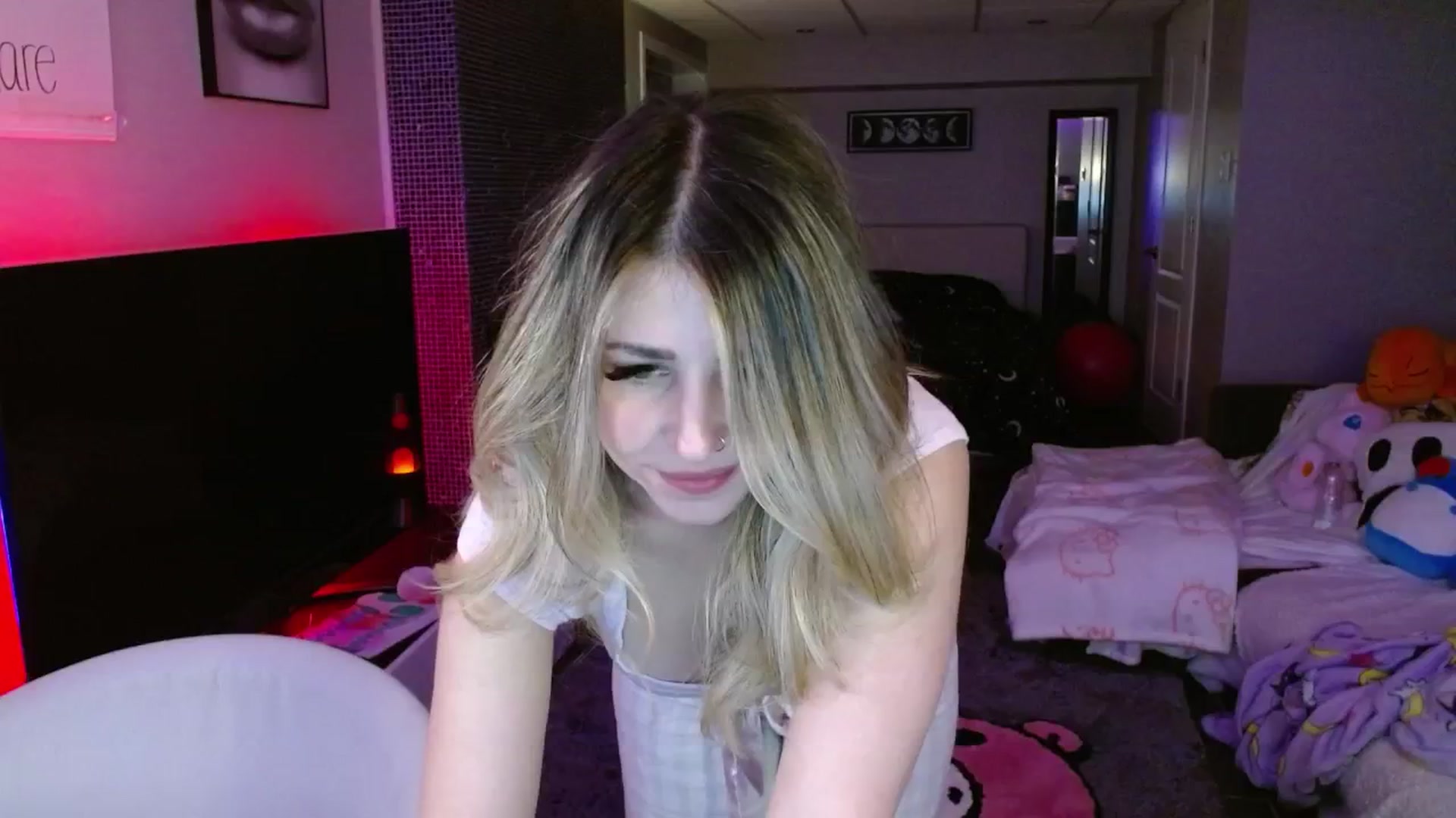 Gallery image thumbnail from Serafina's myfreecams stream on, 04/02/2025, 04:50 image 13 of 20
