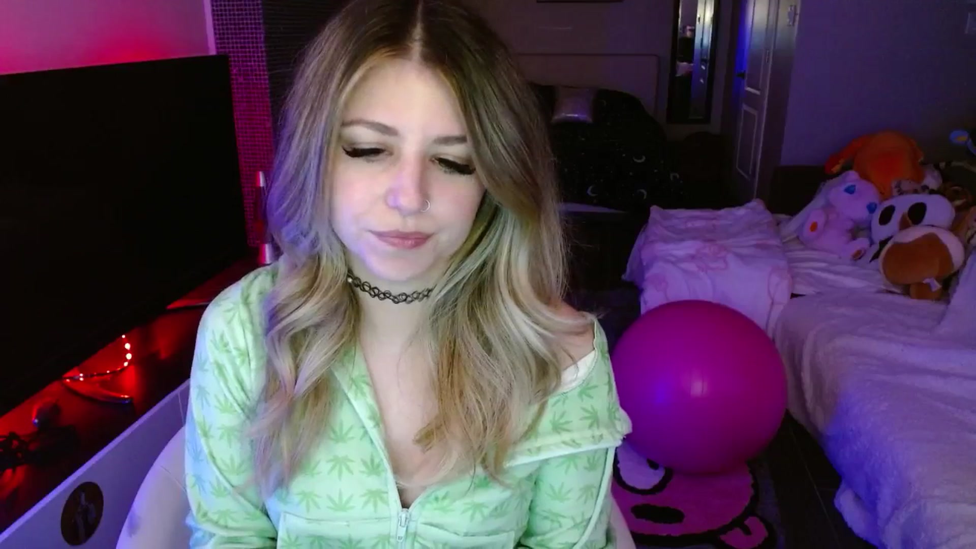 Gallery image thumbnail from Serafina's myfreecams stream on, 04/21/2025, 03:54 image 5 of 20