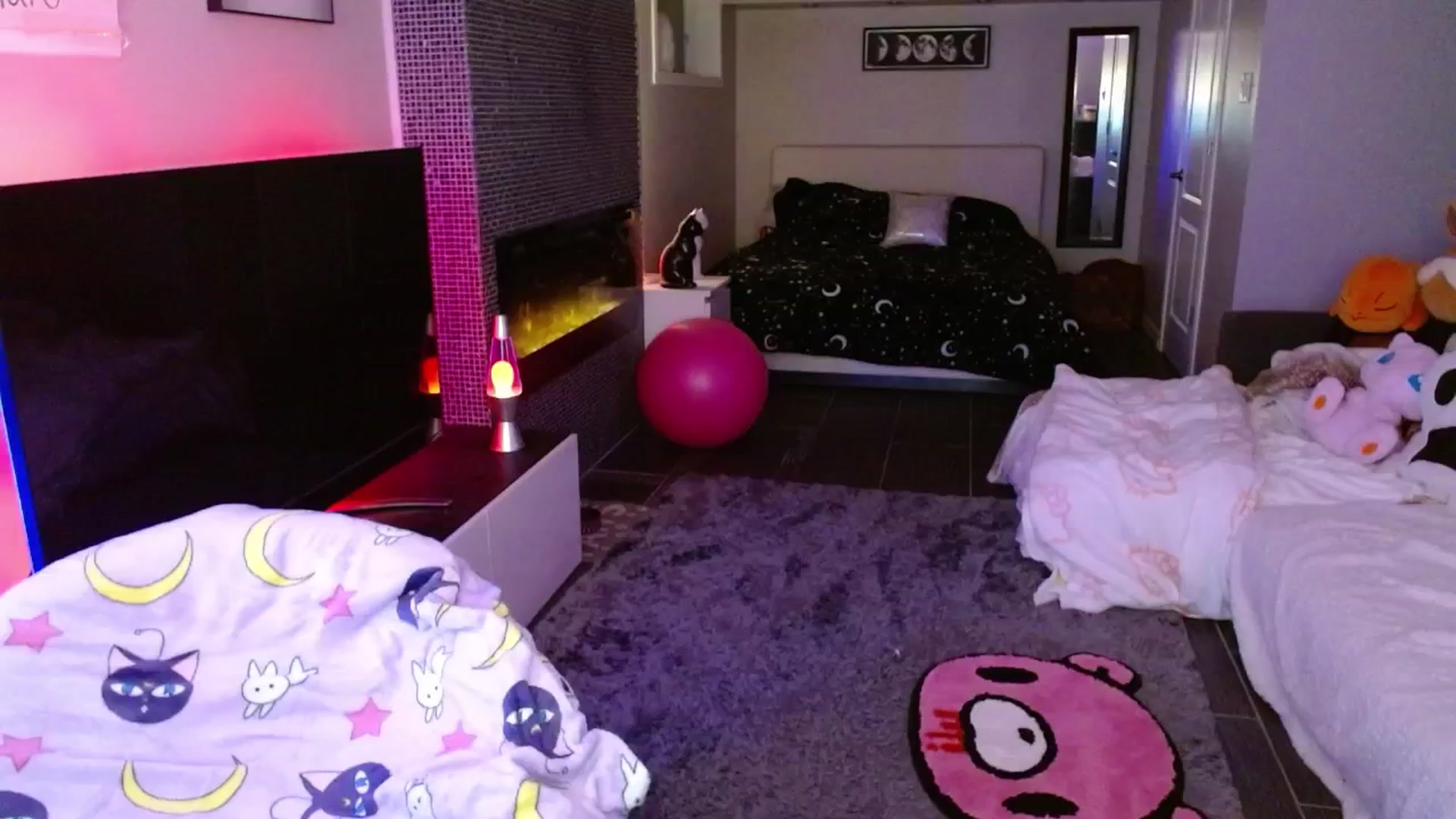 Gallery image thumbnail from Serafina's myfreecams stream on, 04/23/2025, 03:51 image 18 of 20