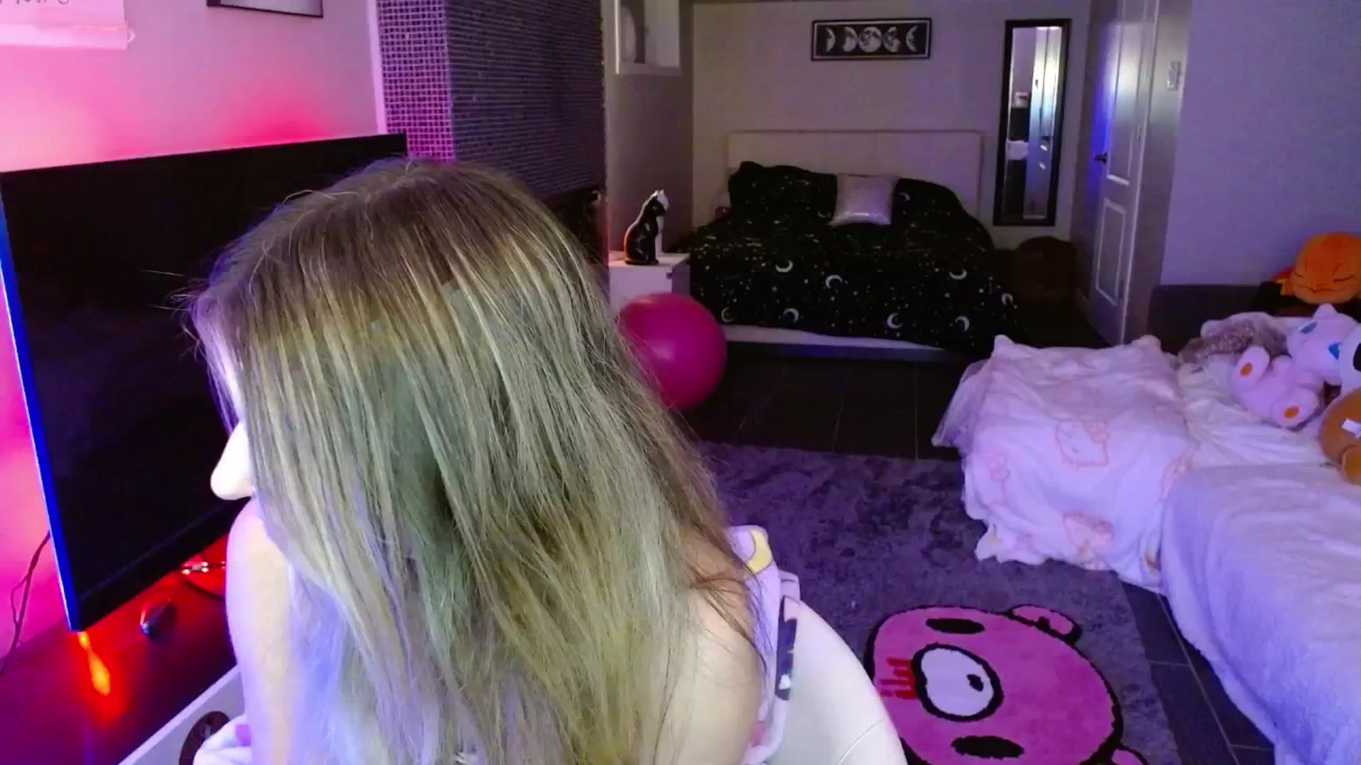 Gallery image thumbnail from Serafina's myfreecams stream on, 04/23/2025, 03:51 image 7 of 20