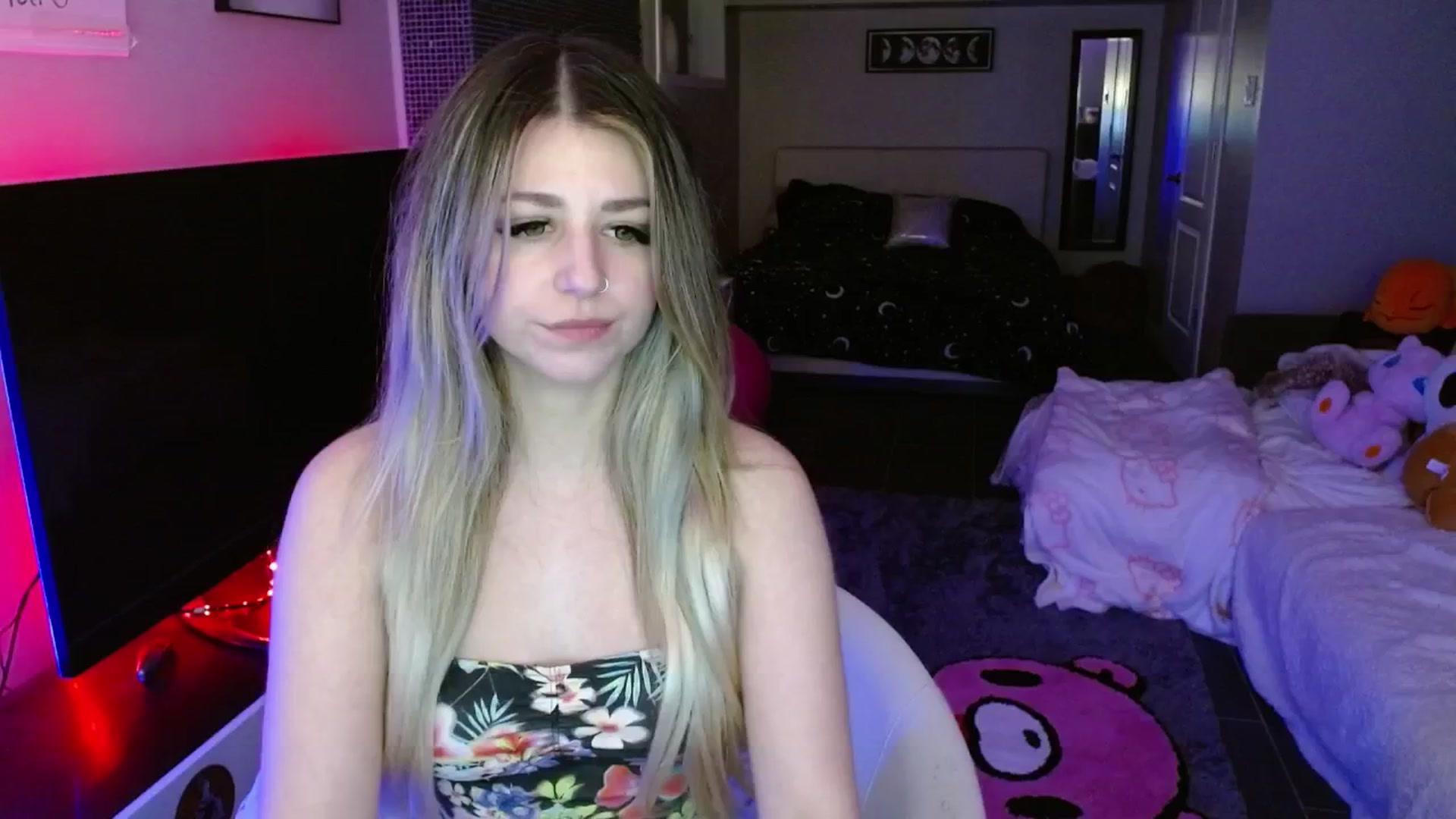 Gallery image thumbnail from Serafina's myfreecams stream on, 04/23/2025, 03:51 image 9 of 20