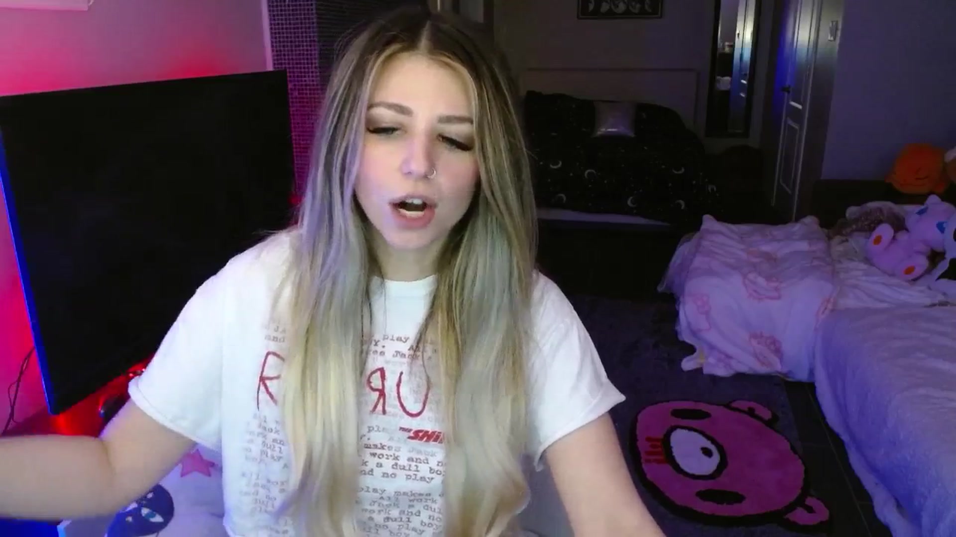 Gallery image thumbnail from Serafina's myfreecams stream on, 04/24/2025, 05:05 image 16 of 20