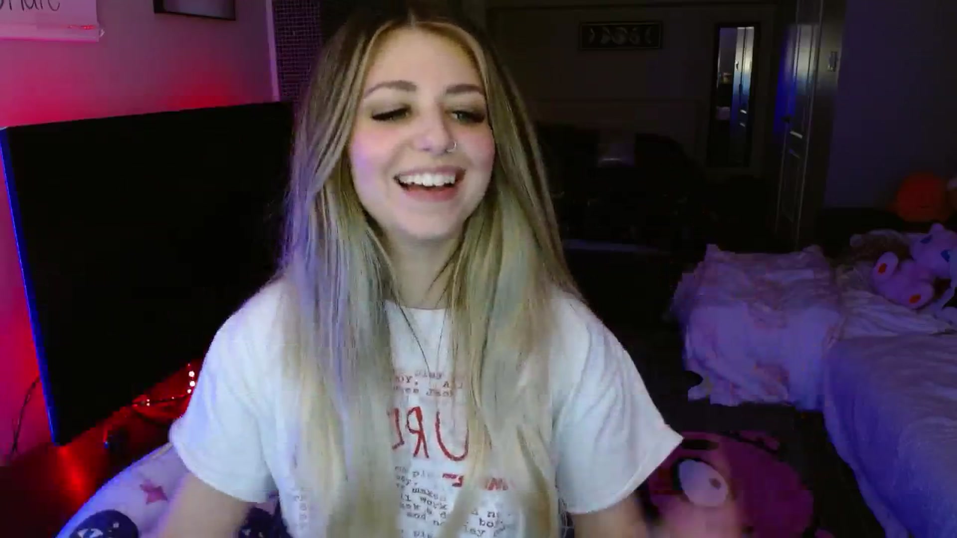 Gallery image thumbnail from Serafina's myfreecams stream on, 04/24/2025, 05:05 image 12 of 20