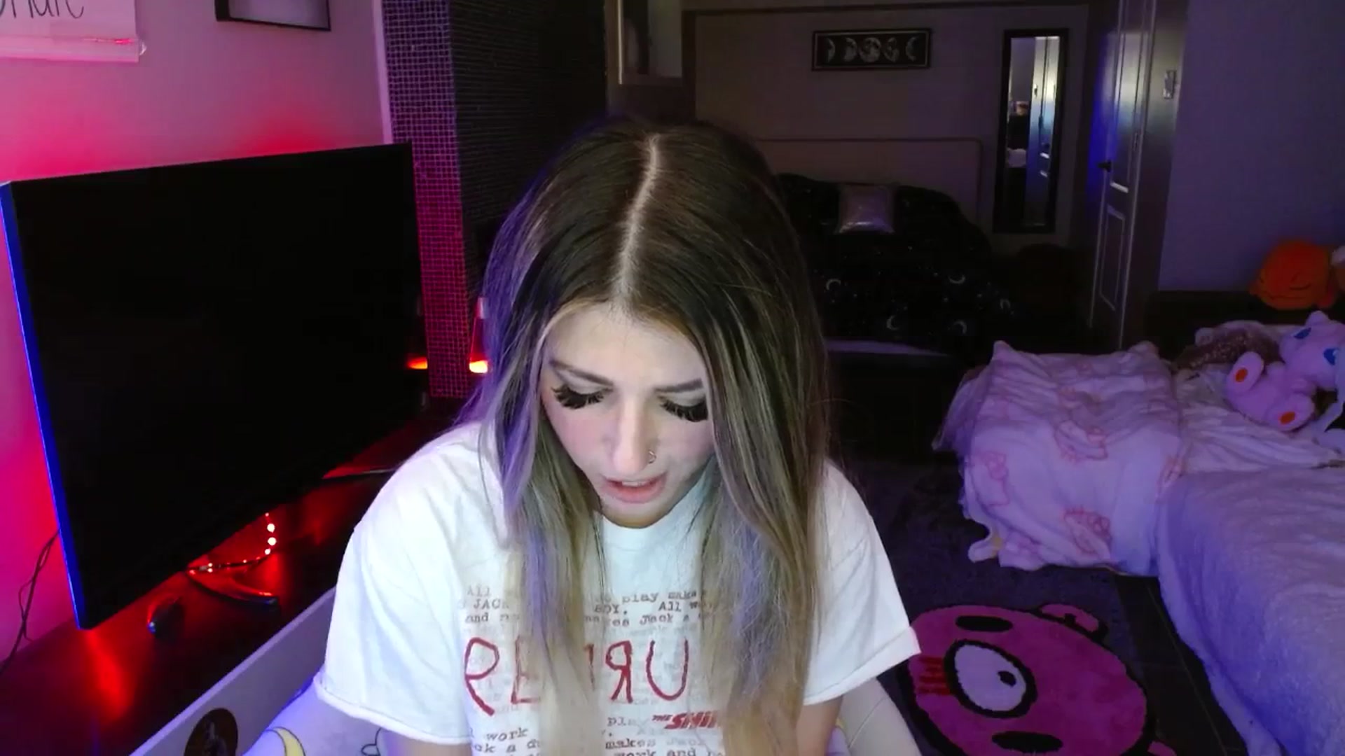 Gallery image thumbnail from Serafina's myfreecams stream on, 04/24/2025, 05:05 image 4 of 20