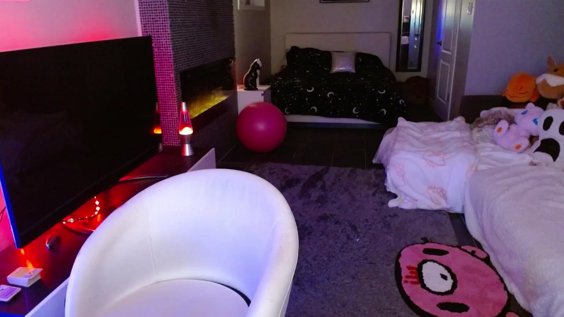 Gallery image thumbnail from Serafina's myfreecams stream on, 04/25/2025, 04:37 image 10 of 20