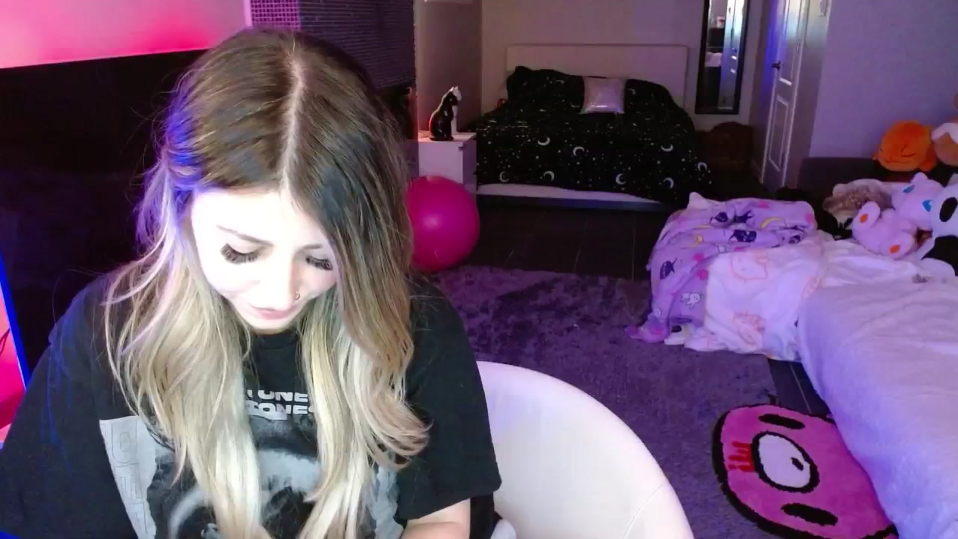Gallery image thumbnail from Serafina's myfreecams stream on, 04/26/2025, 05:38 image 10 of 20