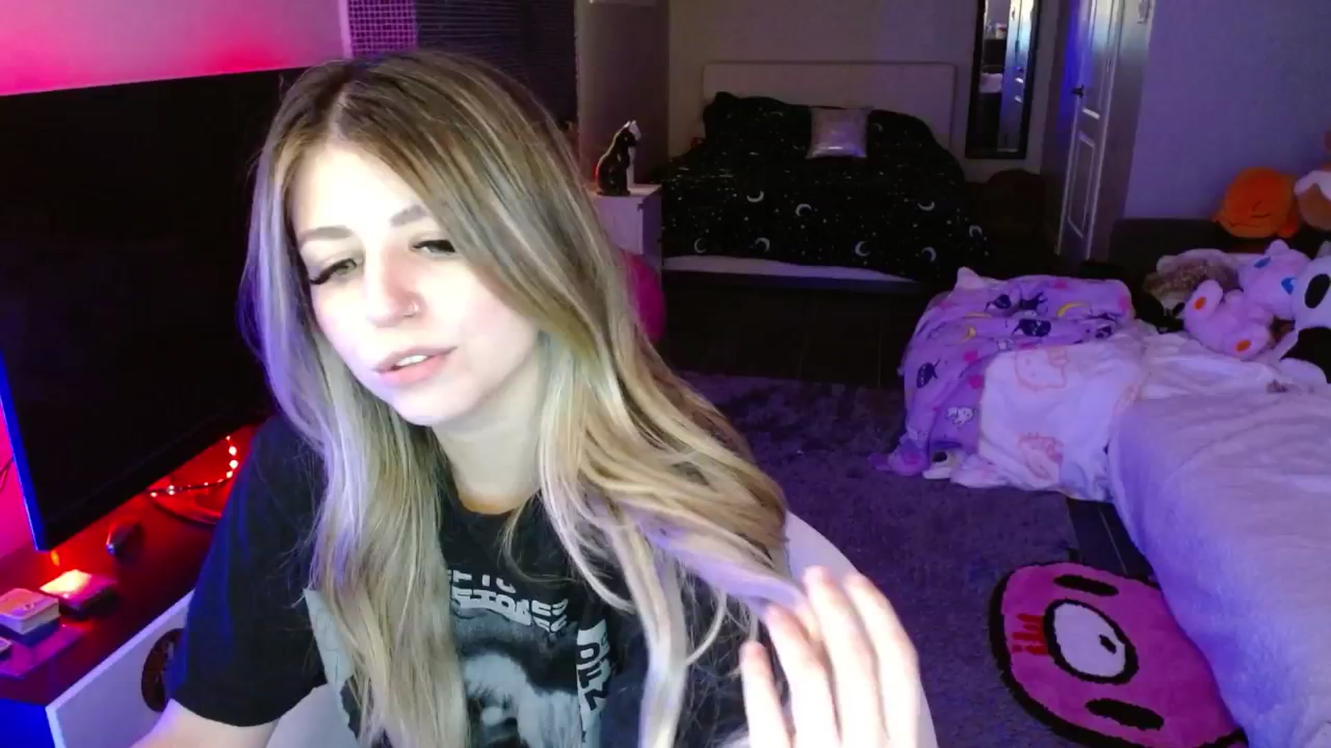 Gallery image thumbnail from Serafina's myfreecams stream on, 04/26/2025, 05:38 image 5 of 20