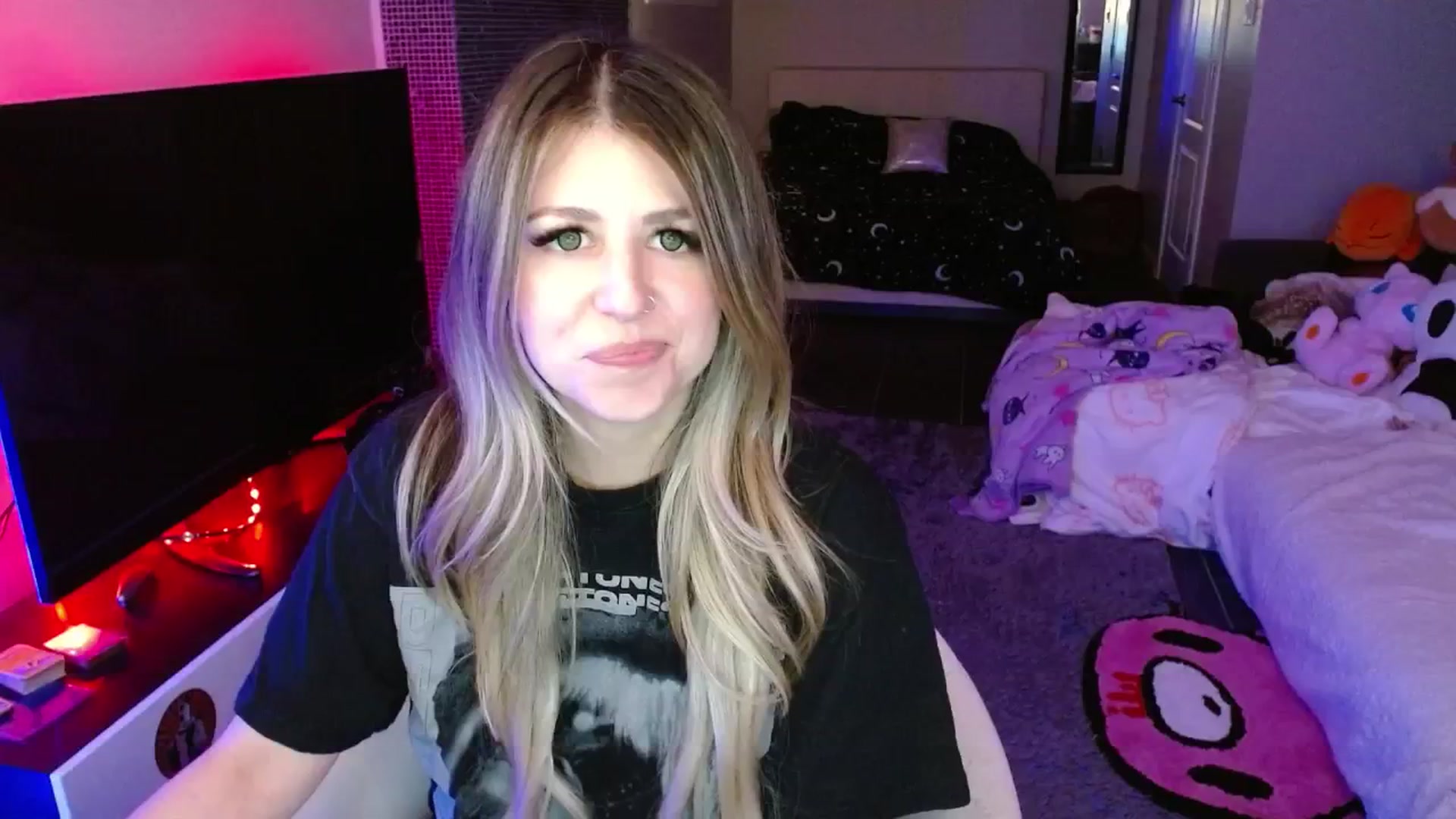 Gallery image thumbnail from Serafina's myfreecams stream on, 04/26/2025, 05:38 image 6 of 20