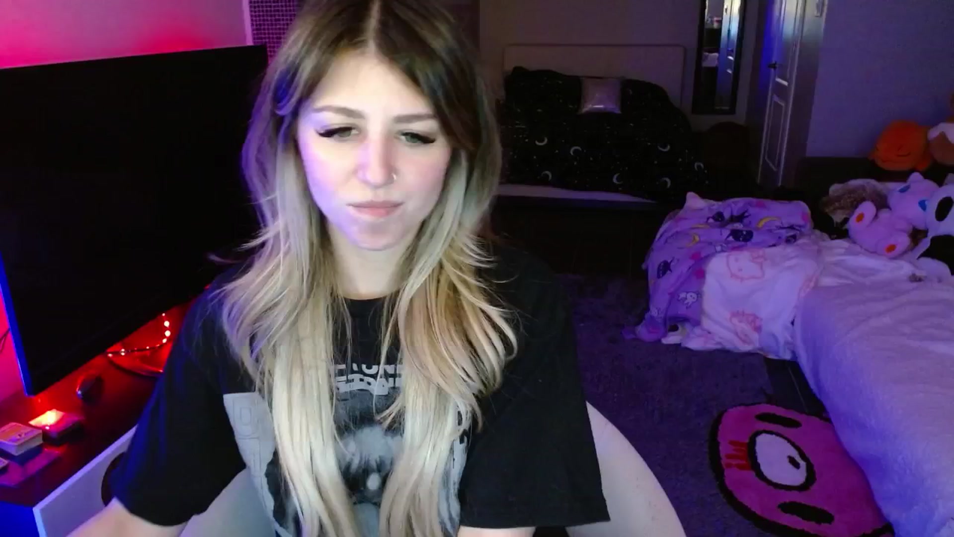 Gallery image thumbnail from Serafina's myfreecams stream on, 04/26/2025, 05:38 image 2 of 20