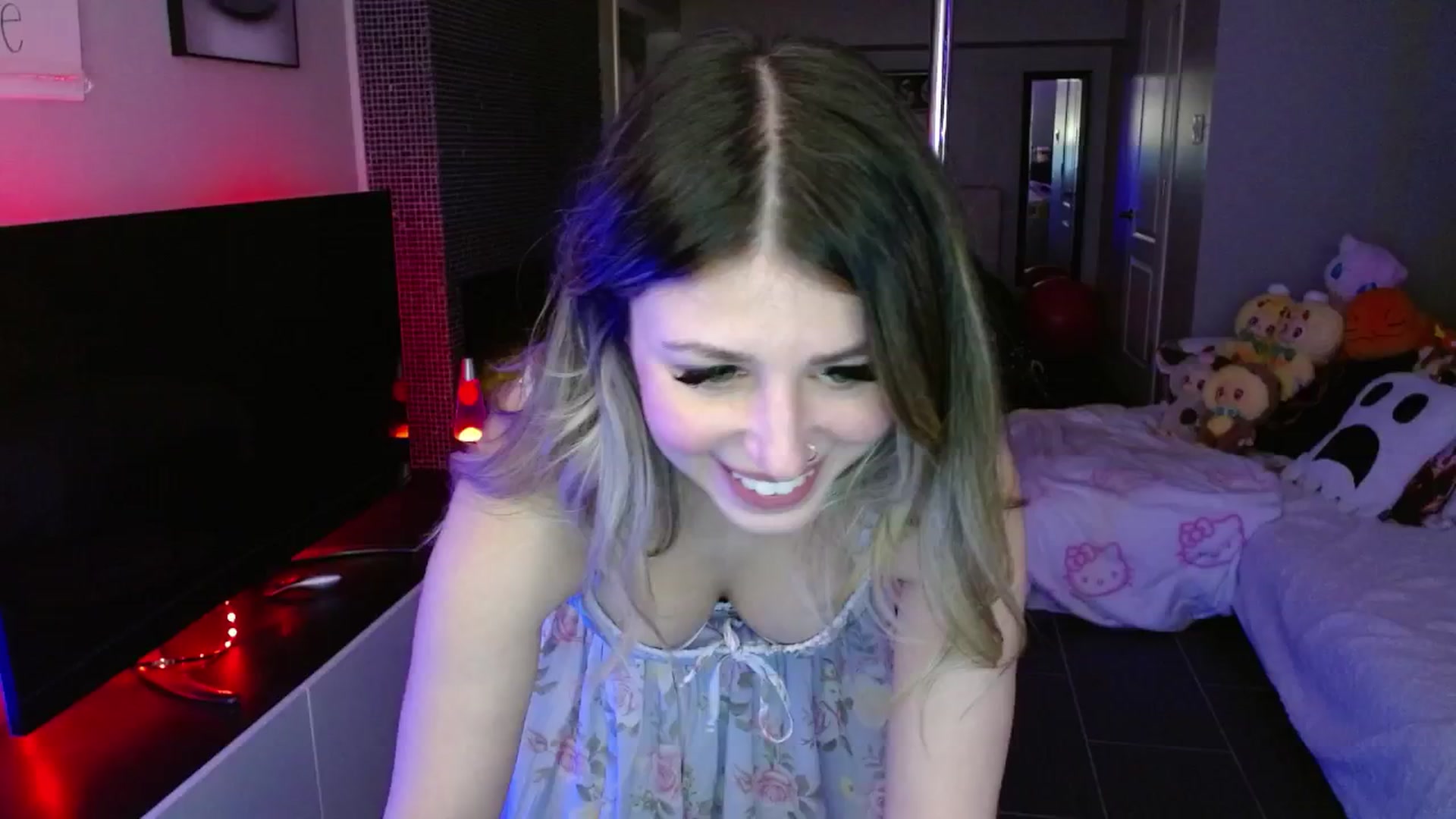 Gallery image thumbnail from Serafina's myfreecams stream on, 05/02/2025, 04:59 image 19 of 20