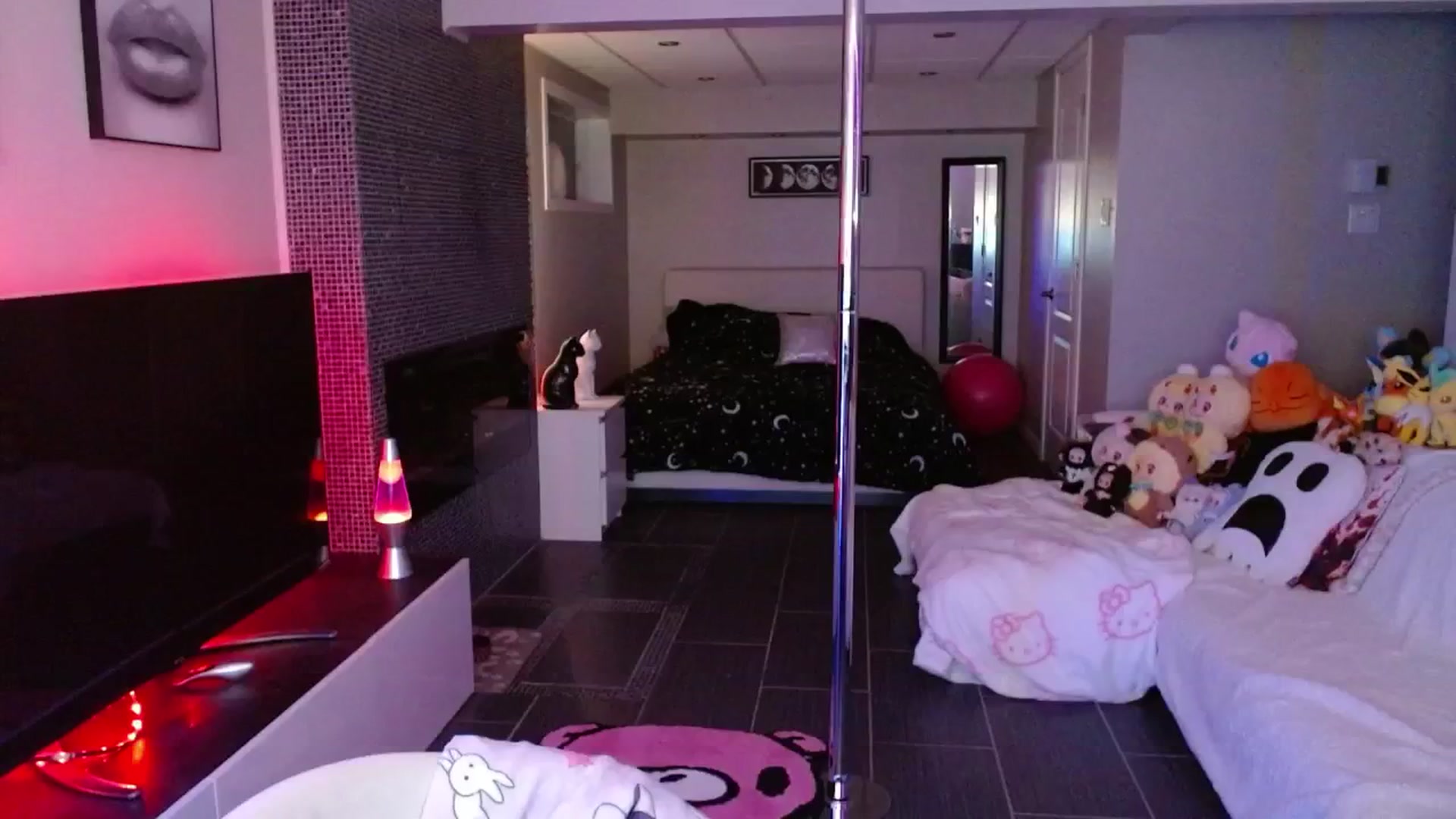 Gallery image thumbnail from Serafina's myfreecams stream on, 05/03/2025, 05:48 image 18 of 20